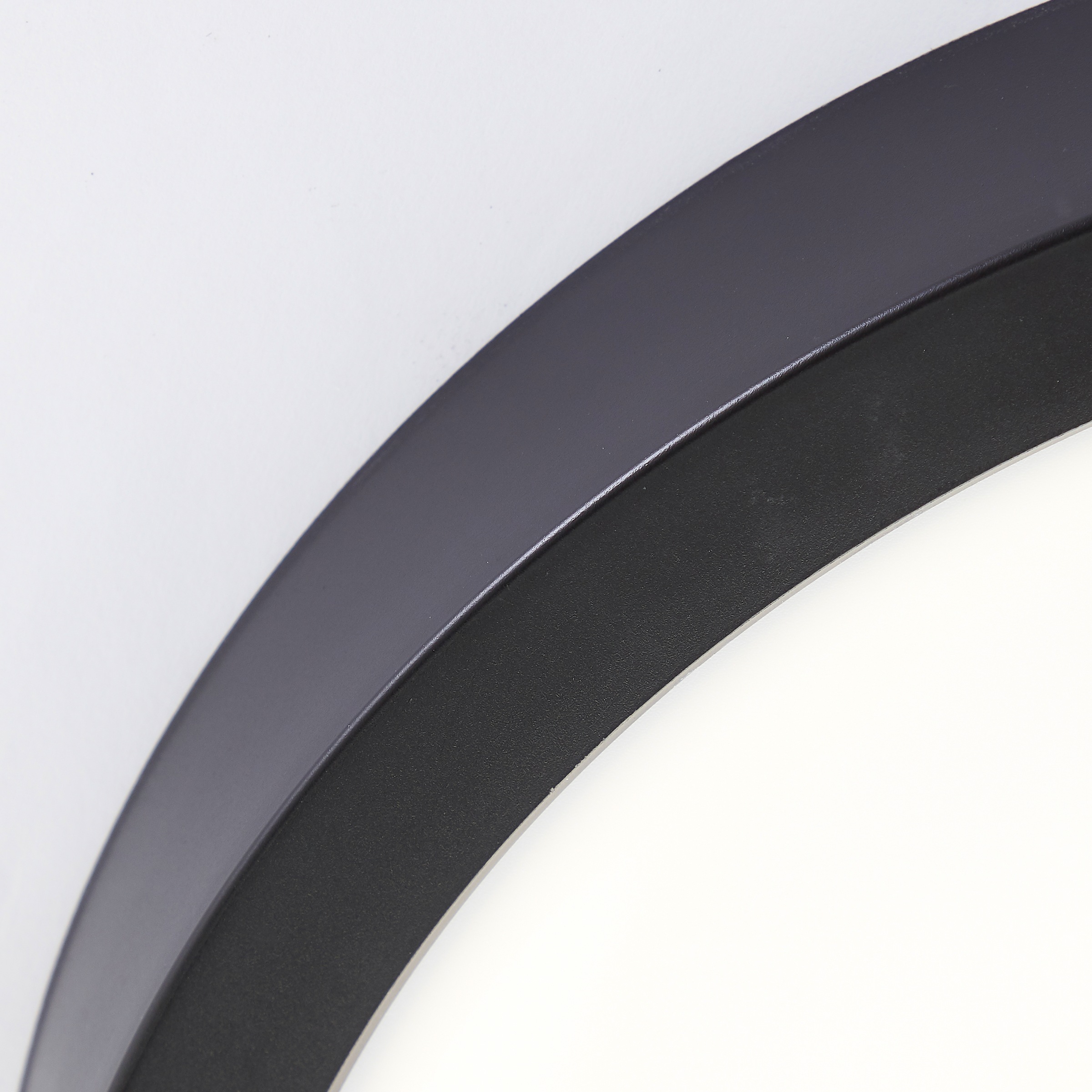 Brilliant LED Deckenleuchte »Navara« LED-Modul 1 Stk. Neutralweiß Ø 27,5cm, Höhe 3 cm, 1900 lm, 4000 K, IP44