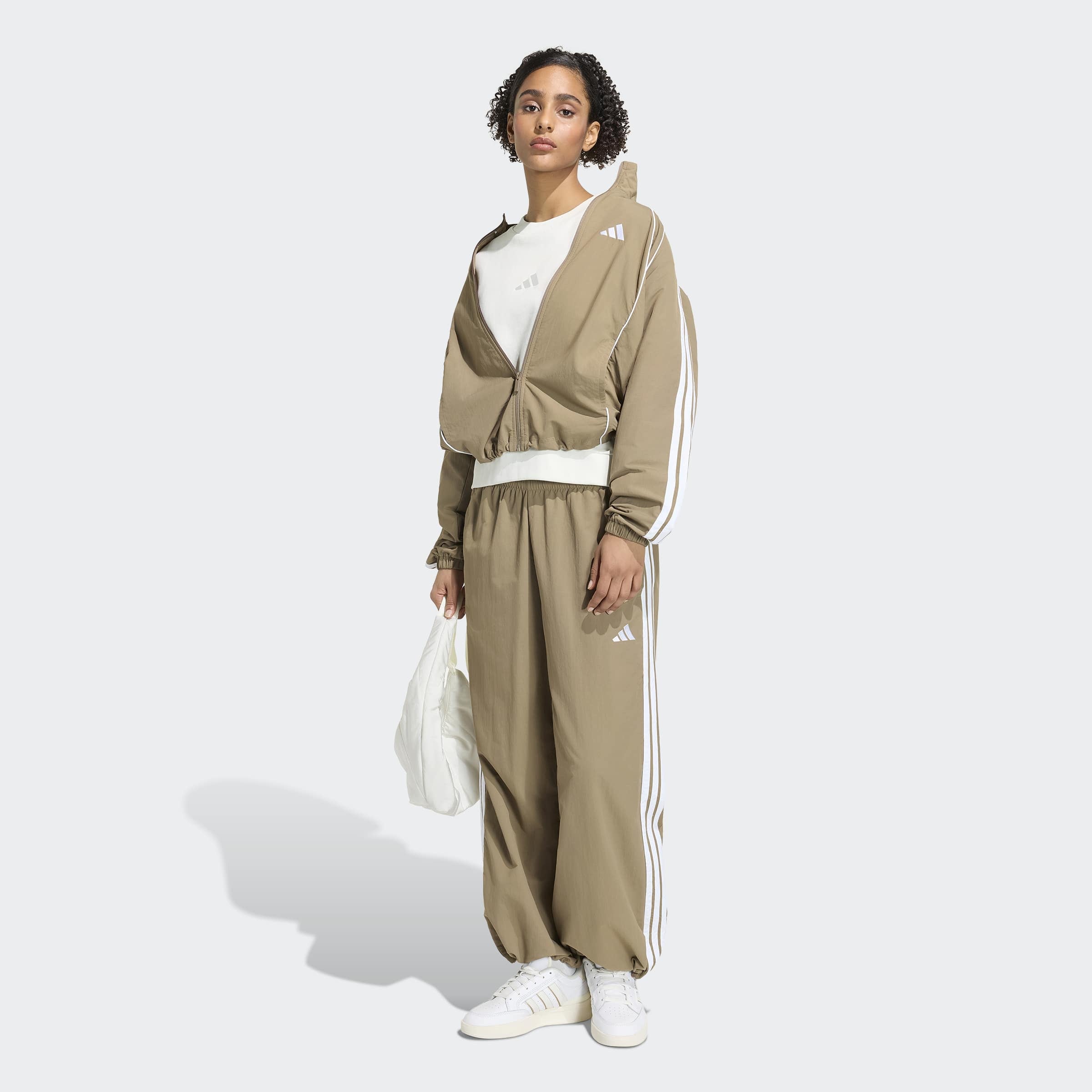 adidas Sportswear Sporthose »ICONIC, GEWEBT, WEITES BEIN«