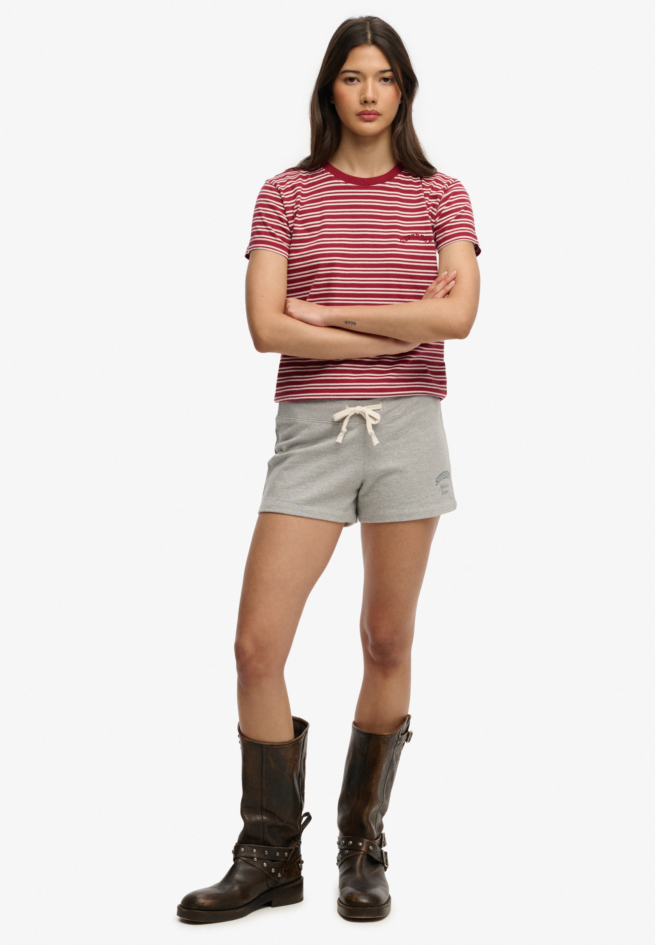 Superdry Shorts »ATH ESS JERSEY SCRIPT SHORT«