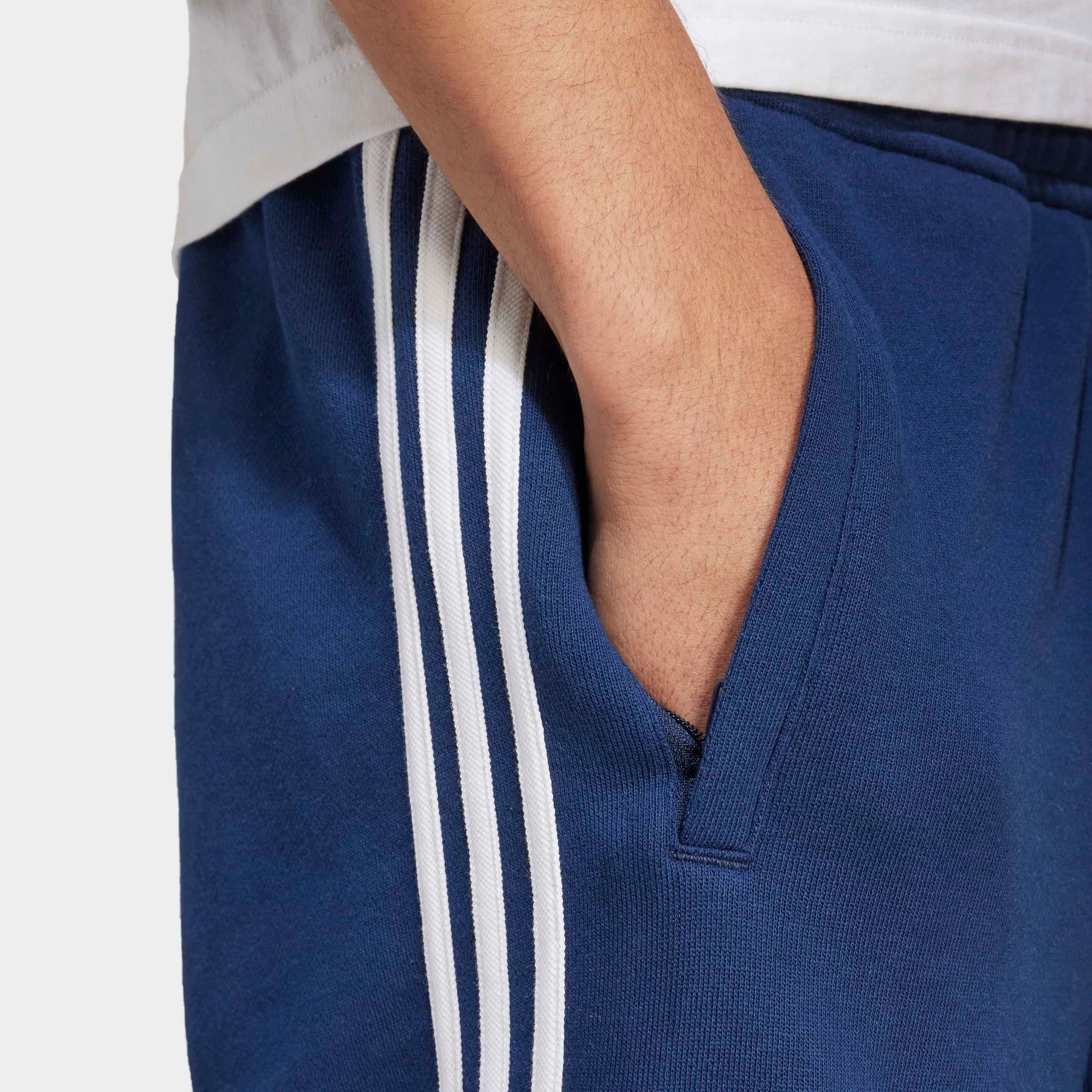 adidas Originals Shorts »3-STRIPE SHORT«, (1 tlg.), Drei Streifen Sweat Shorts aus weichem French-Terry Material