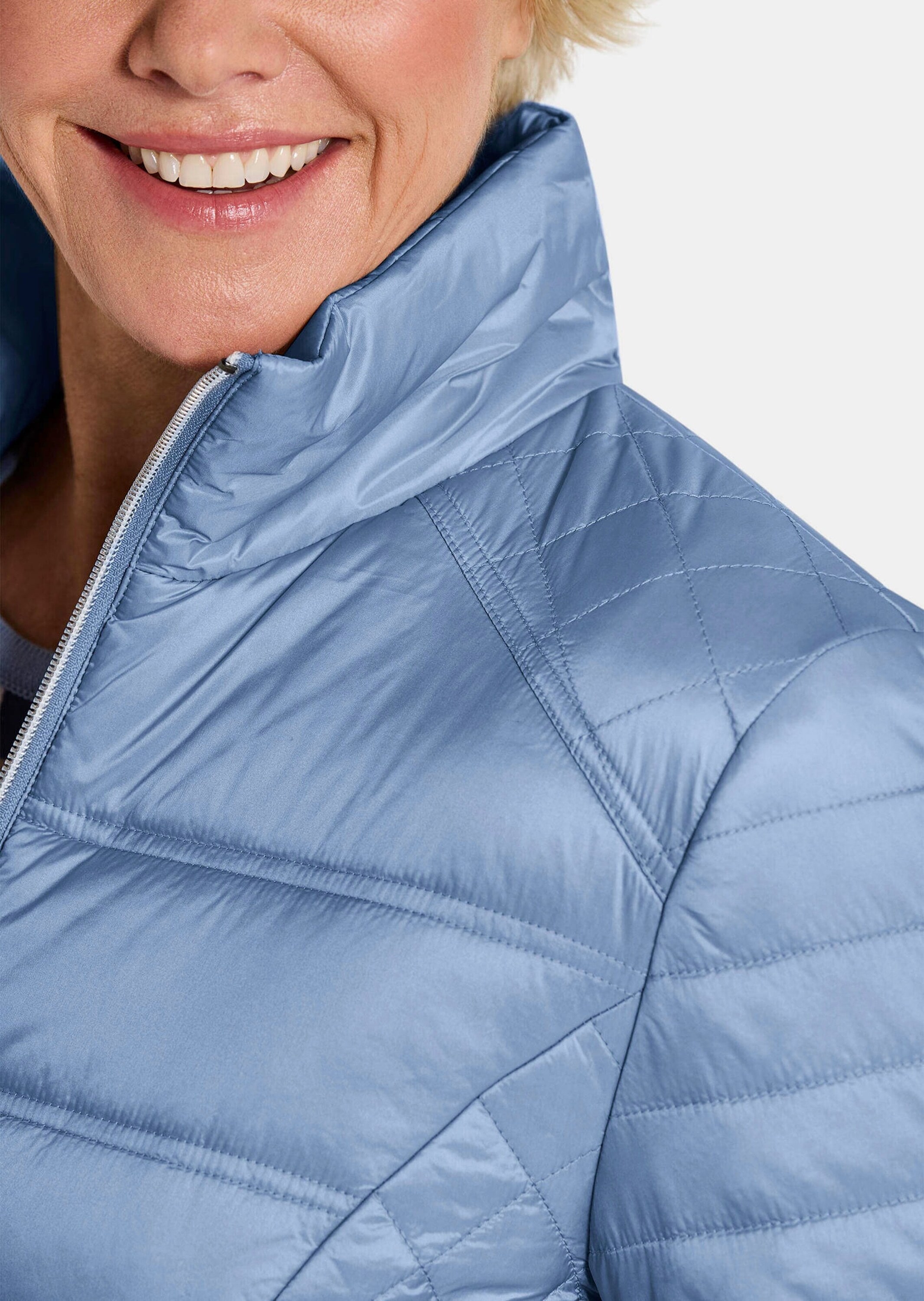 GOLDNER Steppjacke »Kurzgröße Übergangsjacke mit Muster-Mix« RV Taschen