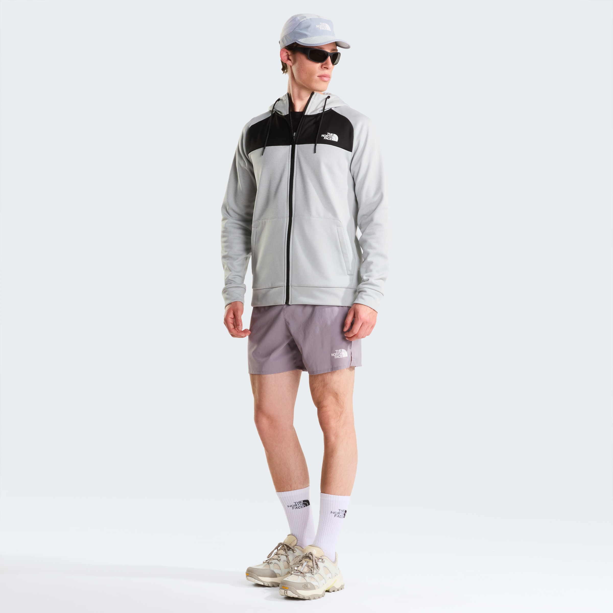 The North Face Fleecejacke »Reaxion Fleece Kapuzenpulli mit durchgehendem RV für Herren« für kühle Temperaturen, offene Taschen, mit gebürsteter Innenseite