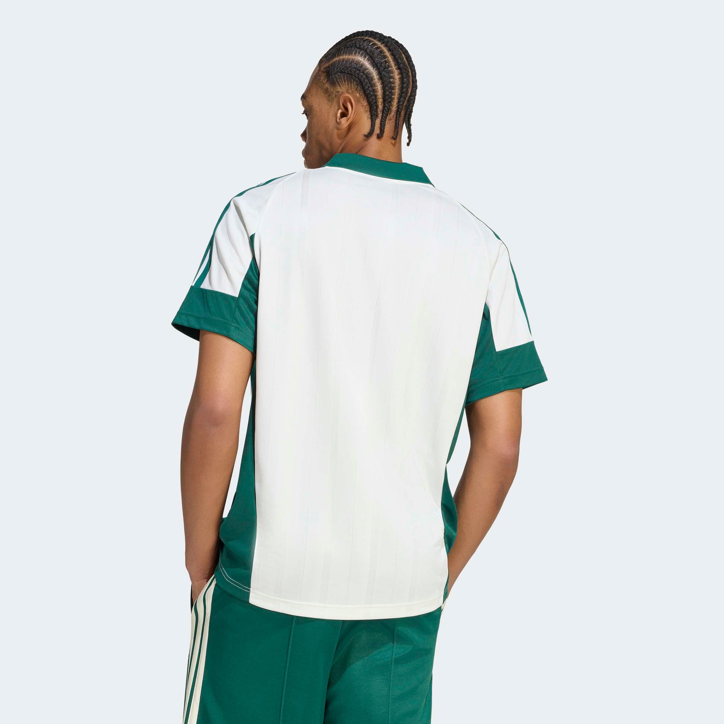 adidas Sportswear T-Shirt »CLIMACOOL LUX TIRO CREST GRAPHIC POLO« sportlicher Stil, aus Polyester, mit climacool®