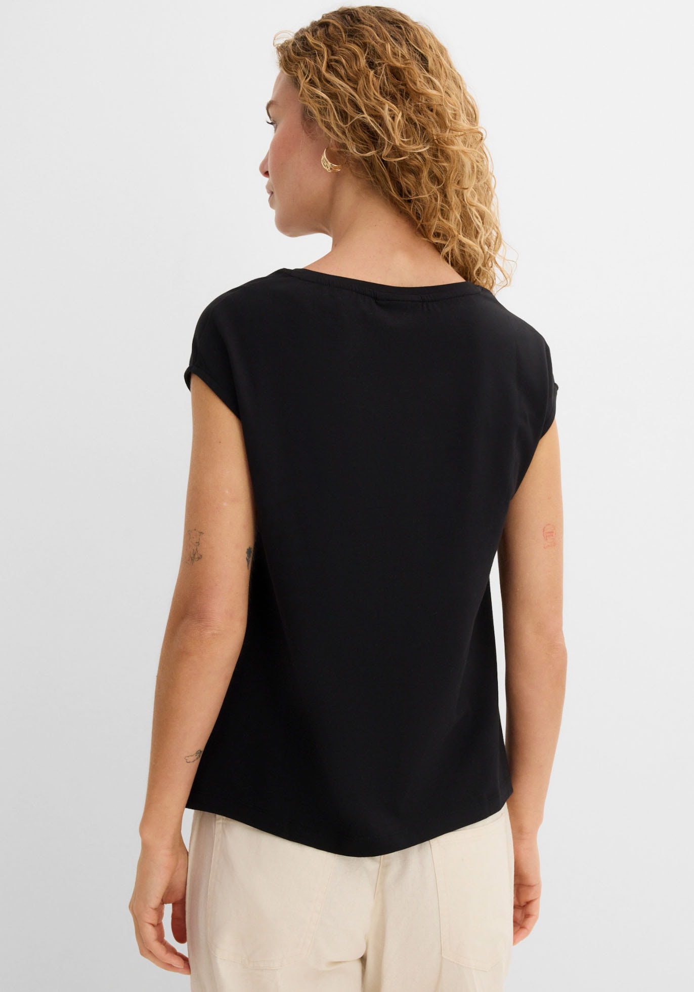 bonprix T-Shirt gerade Passform, Kurzarm, mit modischem Frontprint
