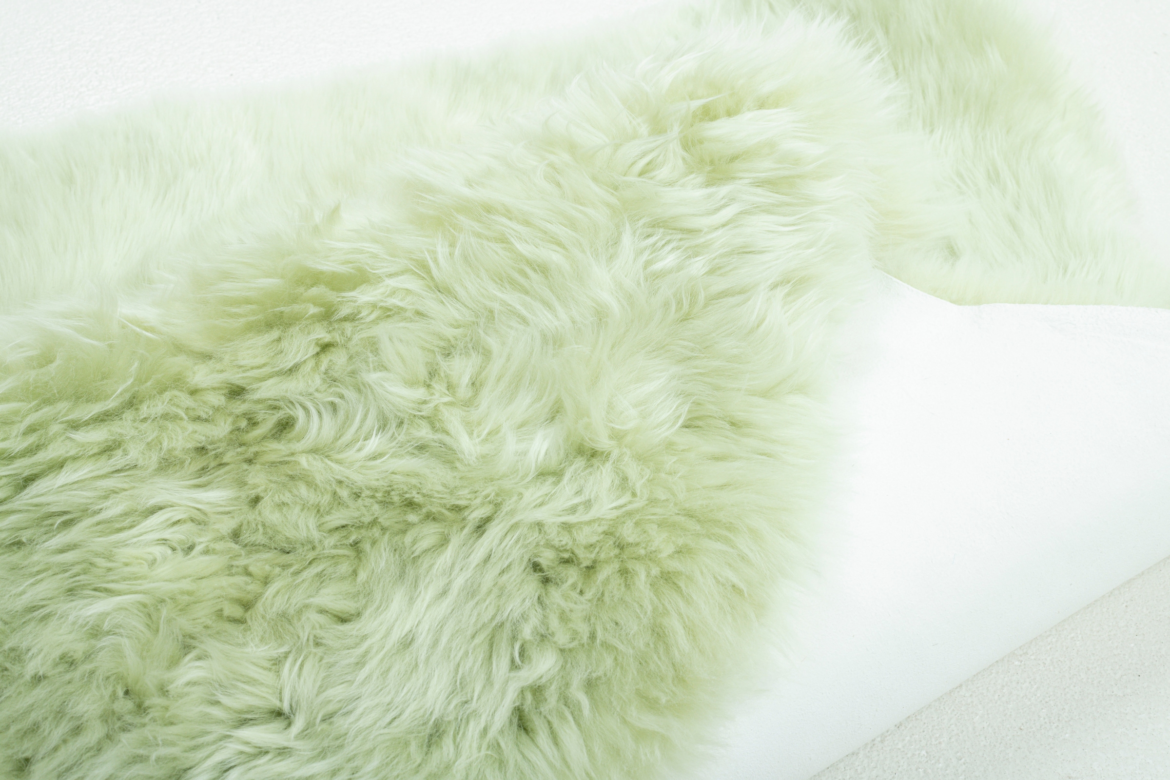 THEKO Fellteppich »Shaun«, fellförmig, 70 mm Höhe, echtes Lammfell, ideal im Wohnzimmer & Schlafzimmer
