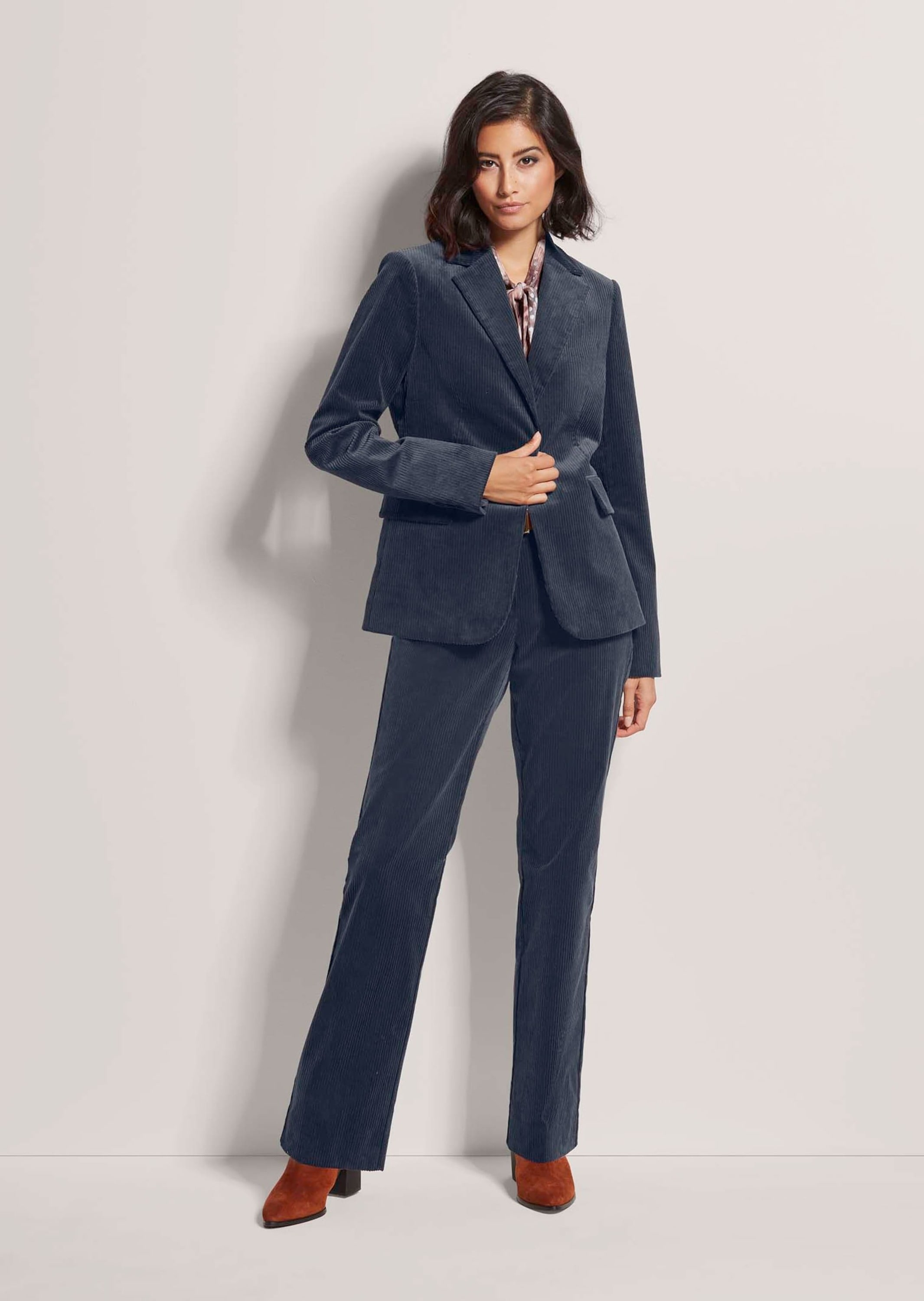 MADELEINE Jerseyblazer »Cordblazer Klassischer Cordblazer mit Reverskragen« Cord