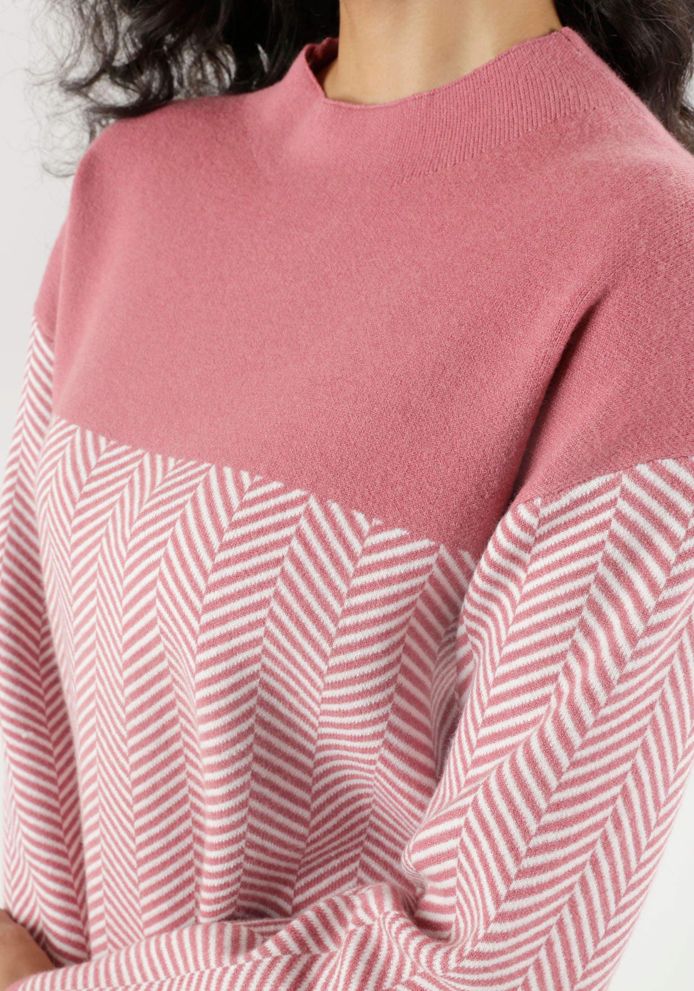 Aniston SELECTED Strickpullover, mit weiterem Stehkragen