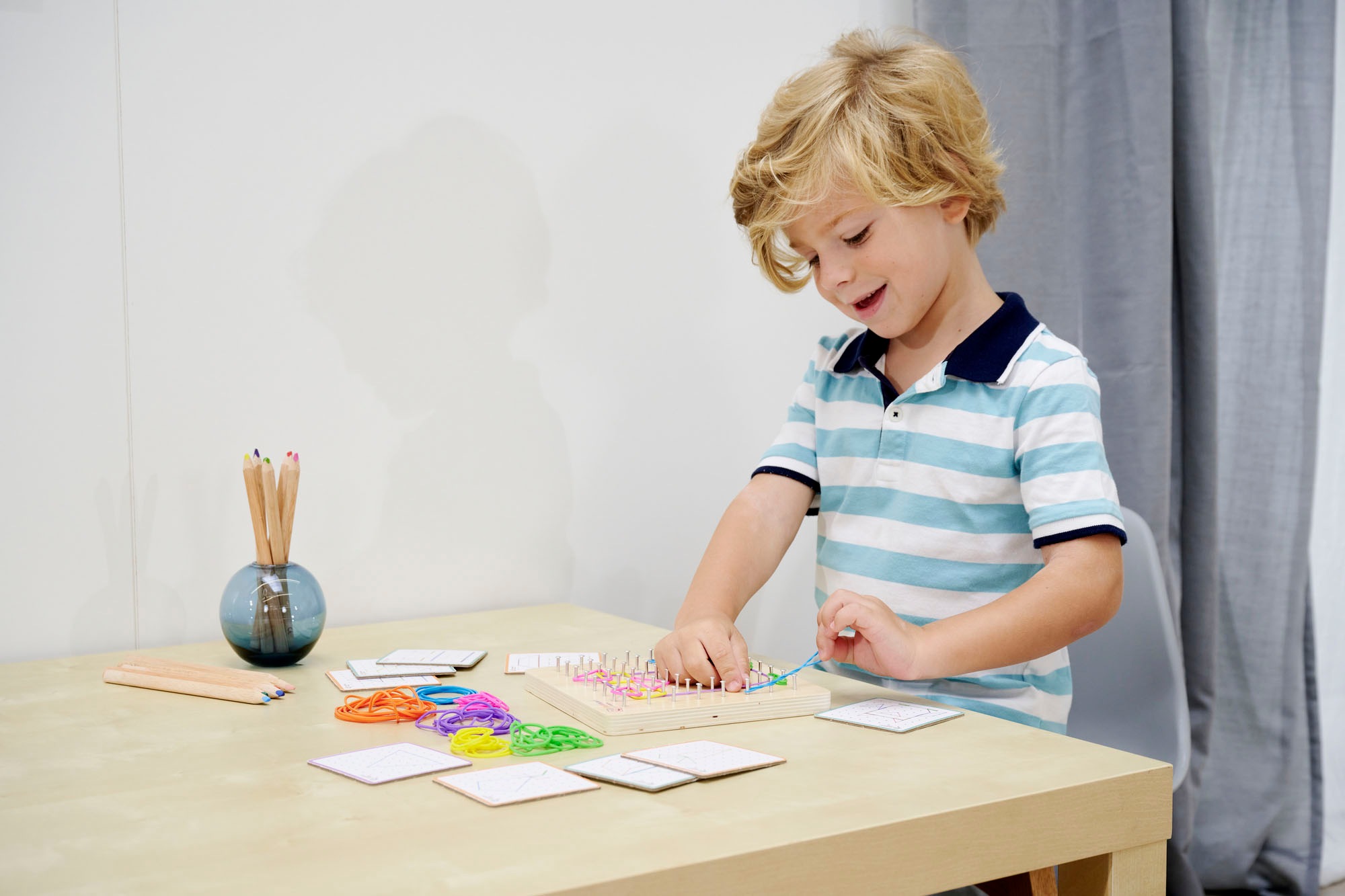 Eichhorn Lernspielzeug »Montessori Geometriebrett«, FSC®- schützt Wald - weltweit