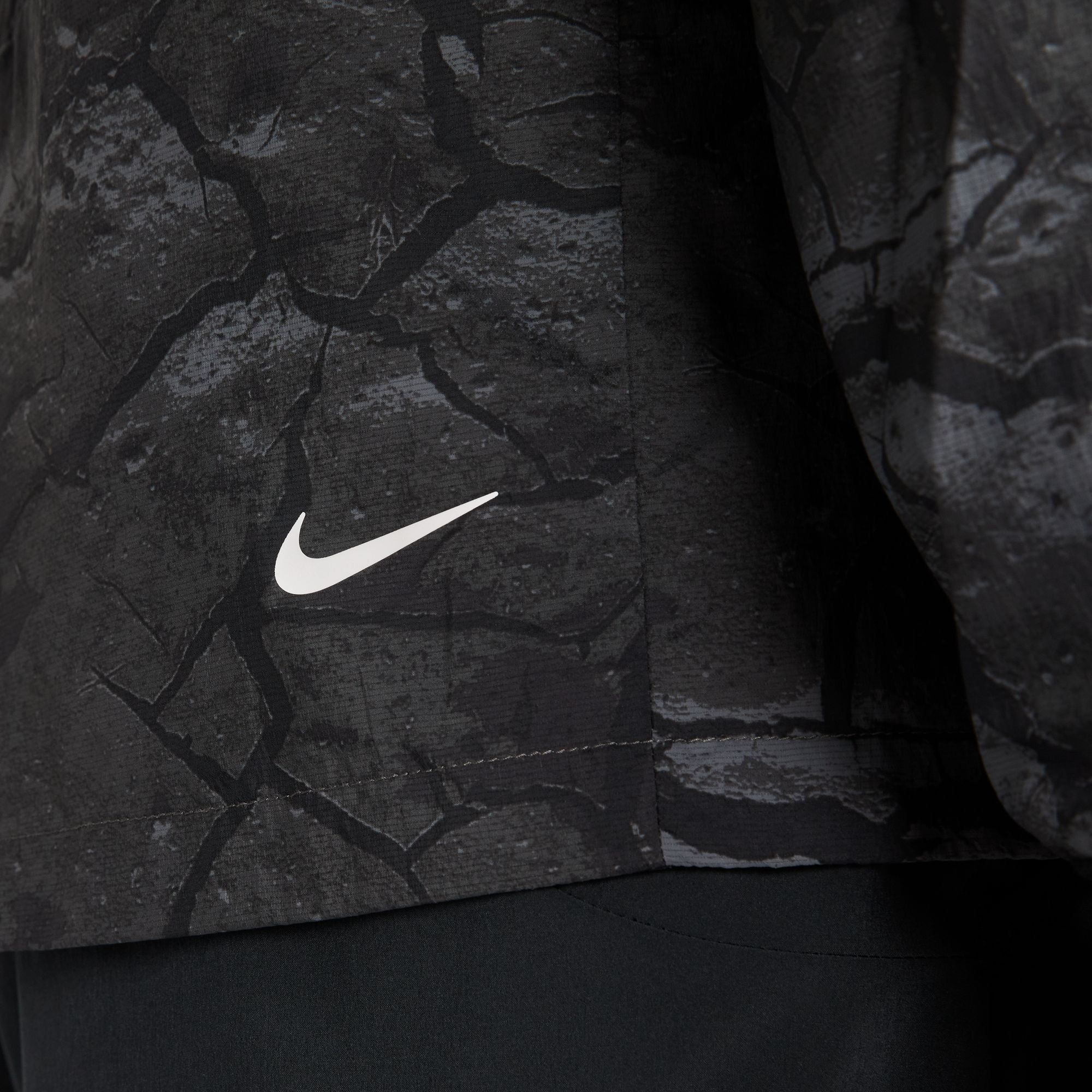 Nike Laufjacke »MEN'S LIGHTWEIGHT ALLOVER PRINT TRAIL RUNNING JACKET«