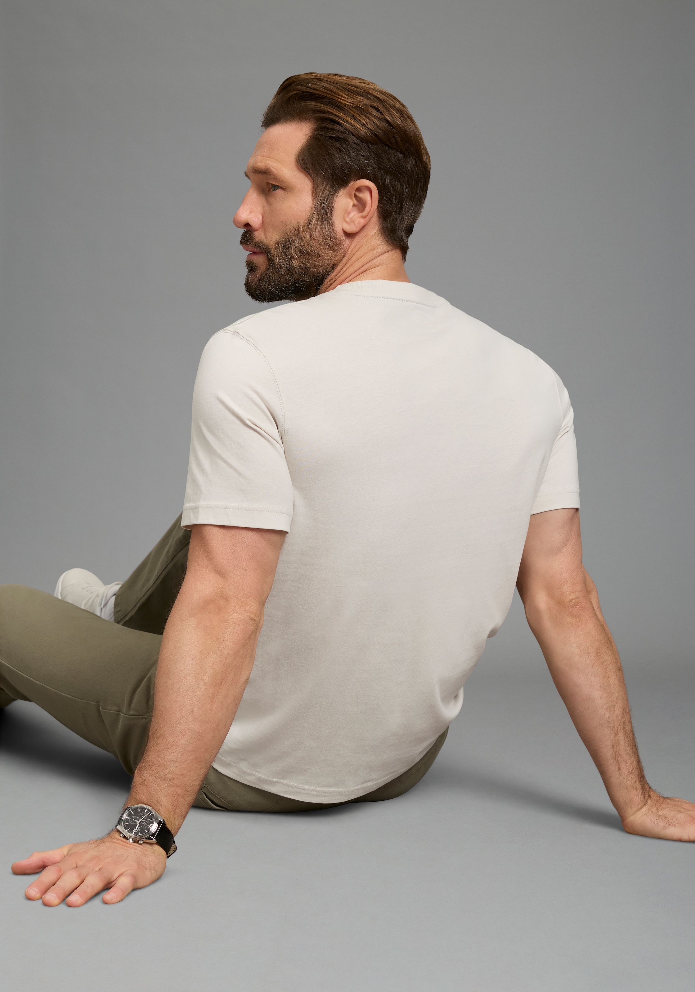 Man's World Rundhalsshirt »Neue Kollektion!« normale Passform, Kurzarm, mit Print-Applikation