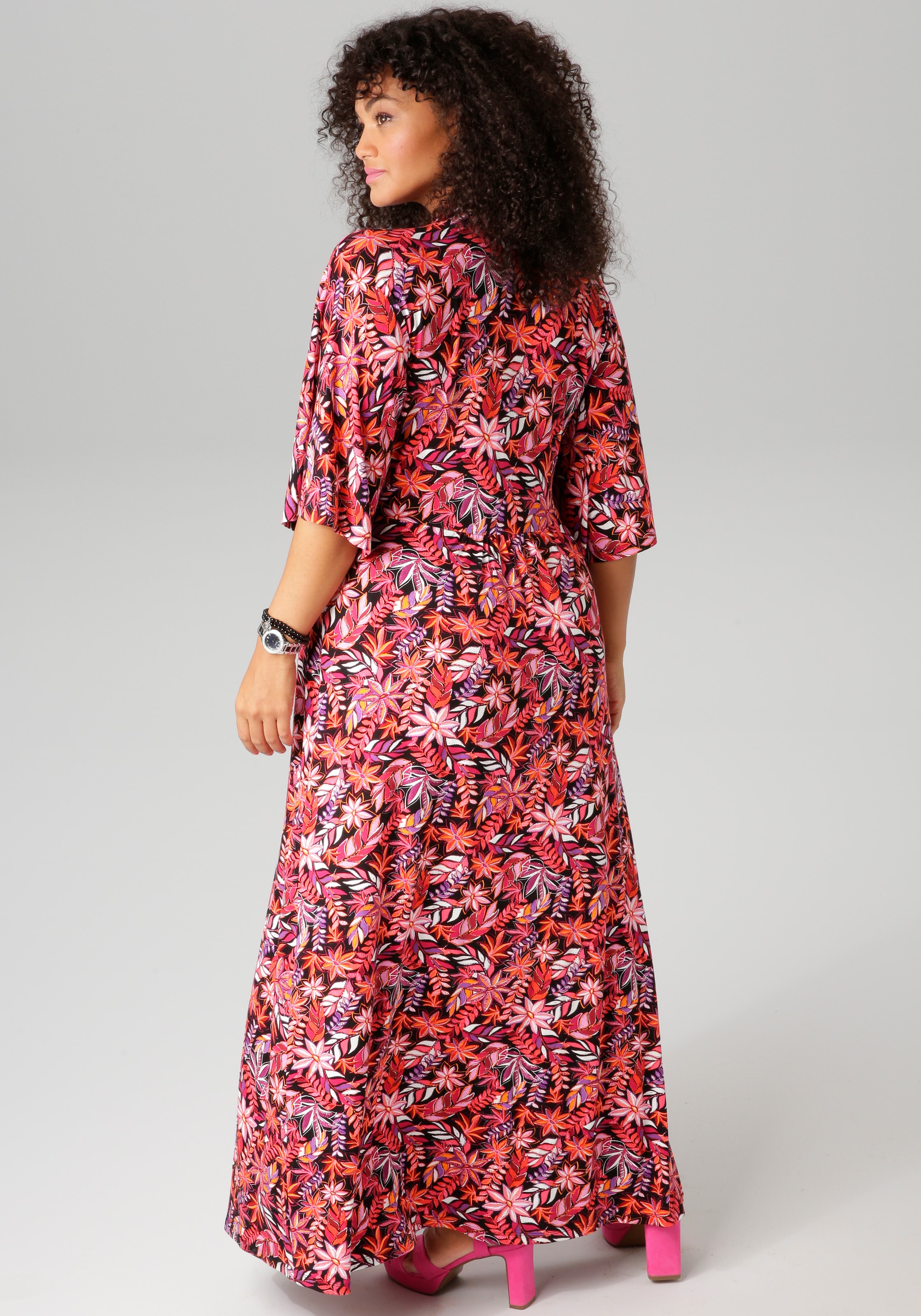 Aniston PLUS Sommerkleid, in trendy Maxilänge