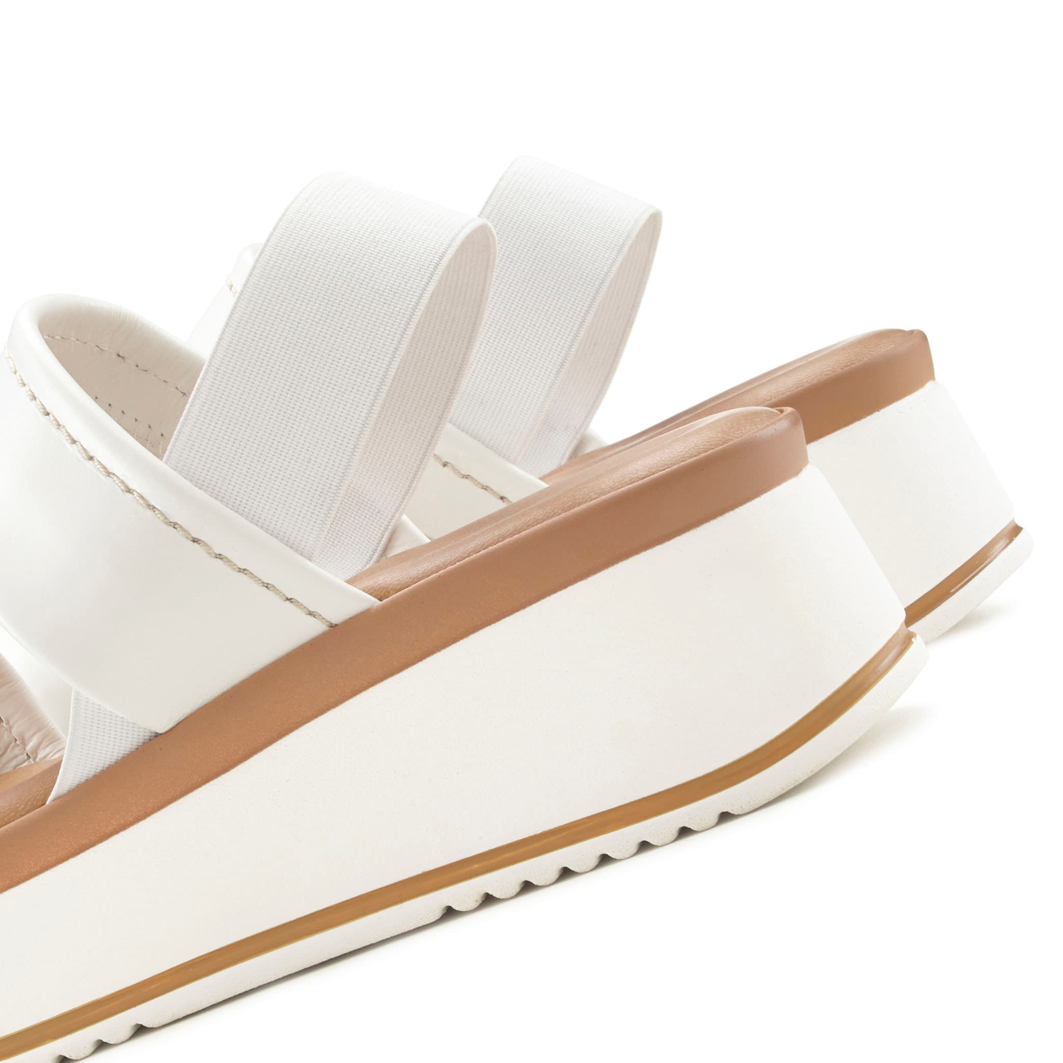 LASCANA Plateausandaletten »Sommerschuh, Sandale, Sandalette, offener Schuh,«, Sandalette aus Leder mit modisch bequemer Plateausohle