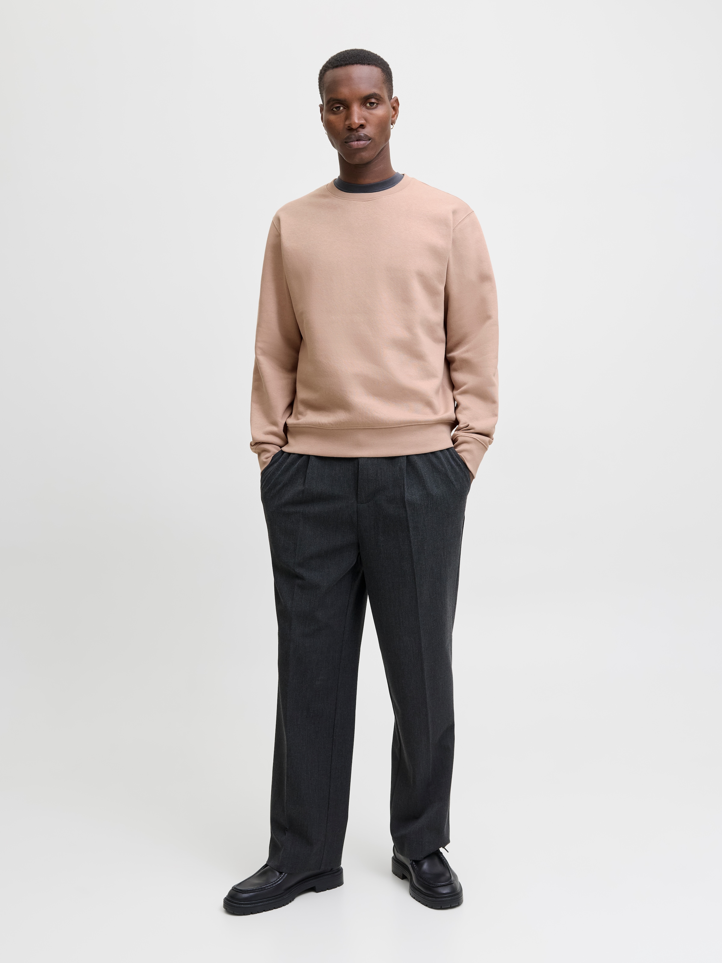 Jack & Jones Sweatshirt »JJESTAR BASIC SWEAT CREW NECK NOOS« mit Rundhalsausschnitt