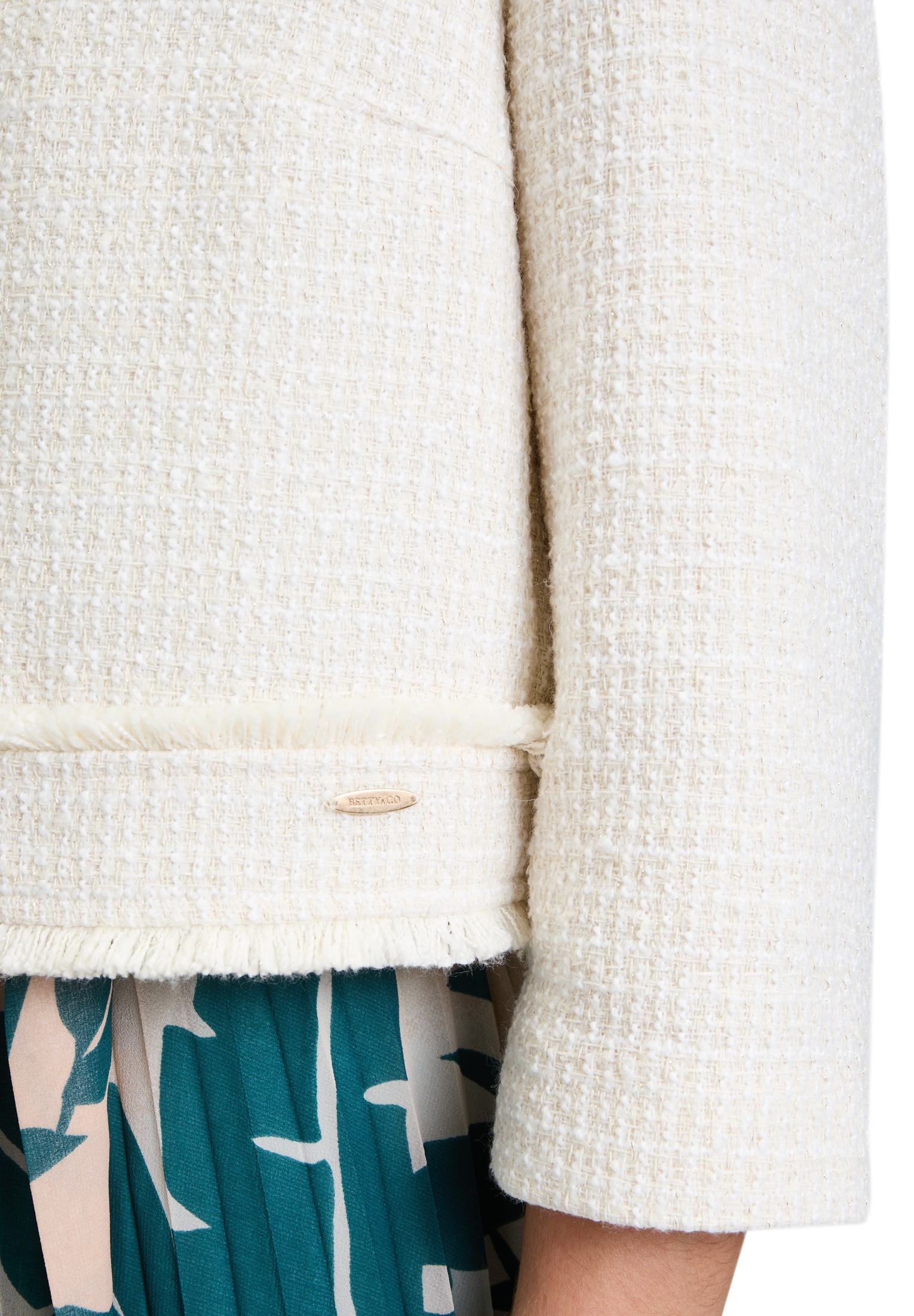 Betty&Co Boleroblazer »Bolero-Jacke mit aufgesetzten Taschen«