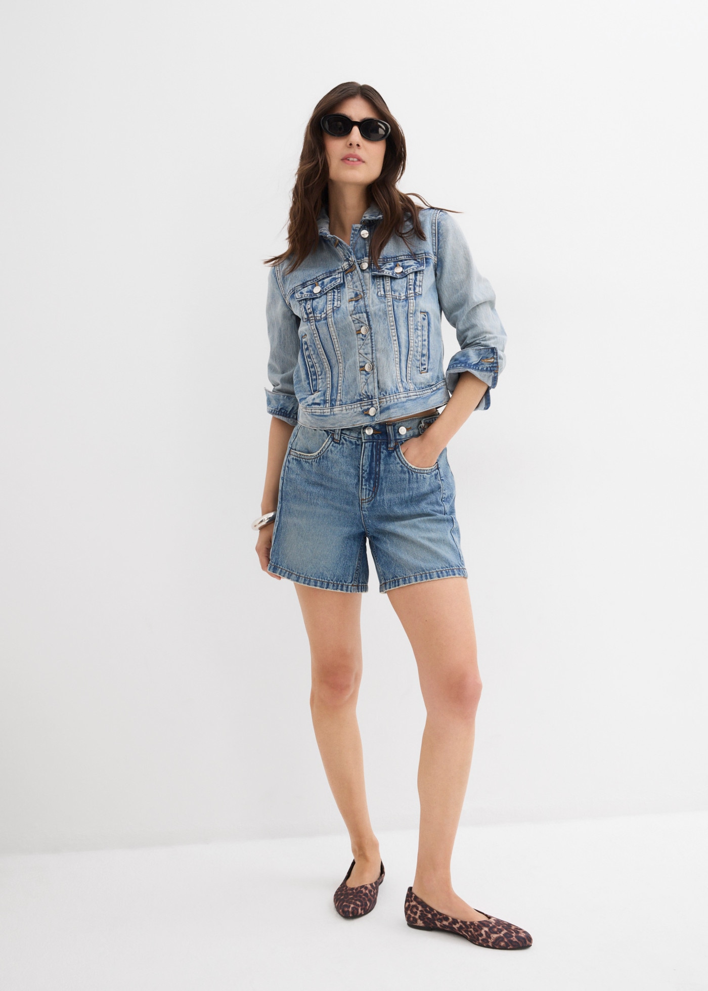 bonprix Shorts  Loose Fit, aus Baumwolle, mit vorverlegter Naht