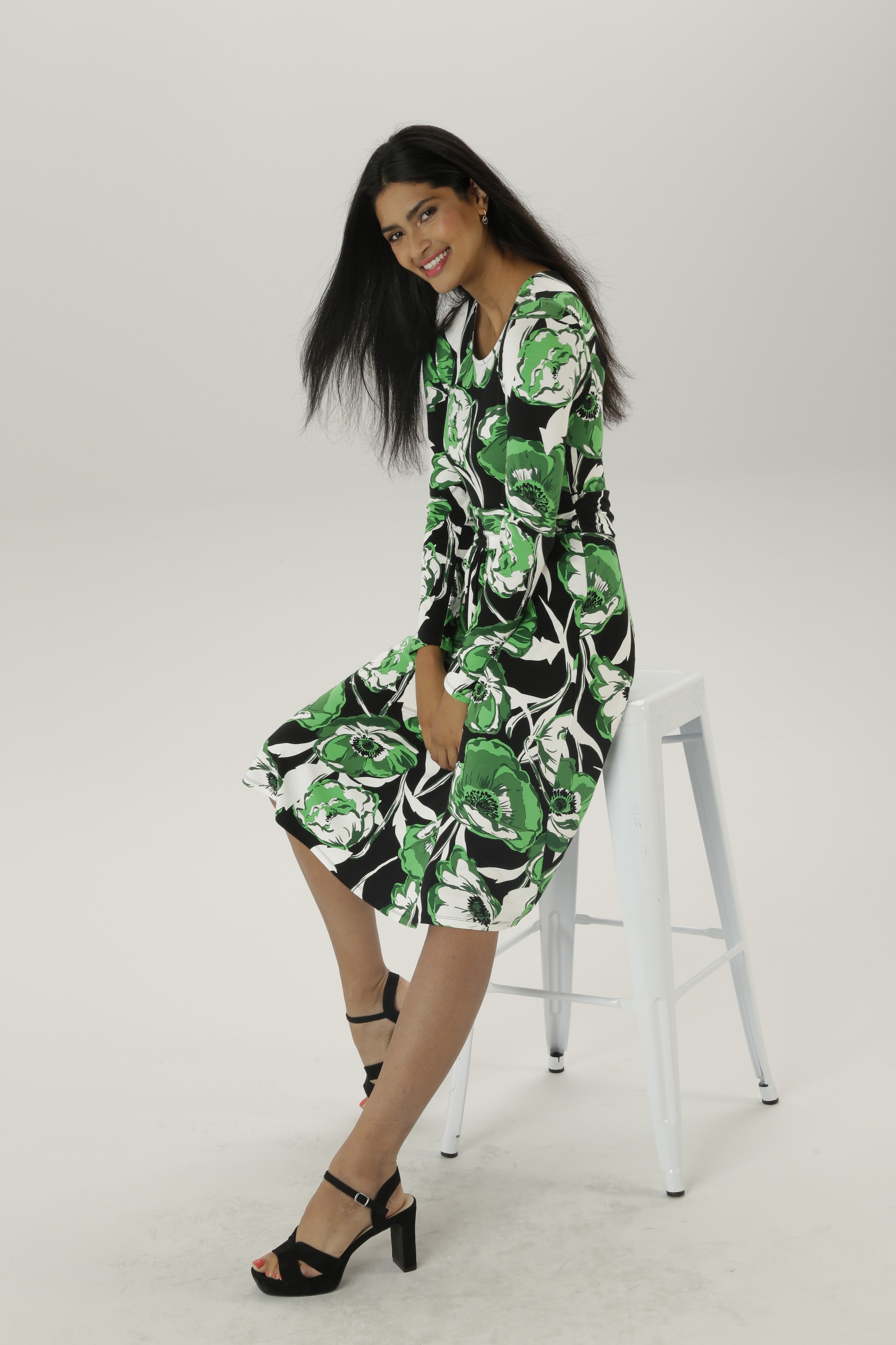 Aniston SELECTED Jerseykleid, mit floralem Druck und gerafftem Taillenbund