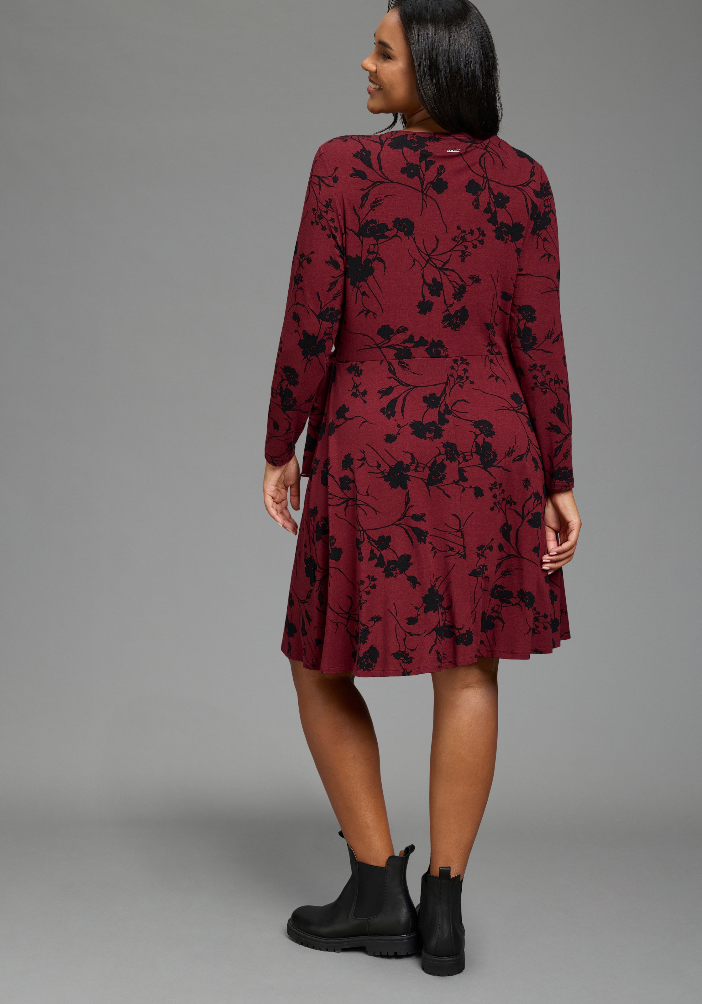 Laura Scott CURVE Wickelkleid »Große Größen« in großen Größen, aus elastischer Viskosemischung, taillierte Passform