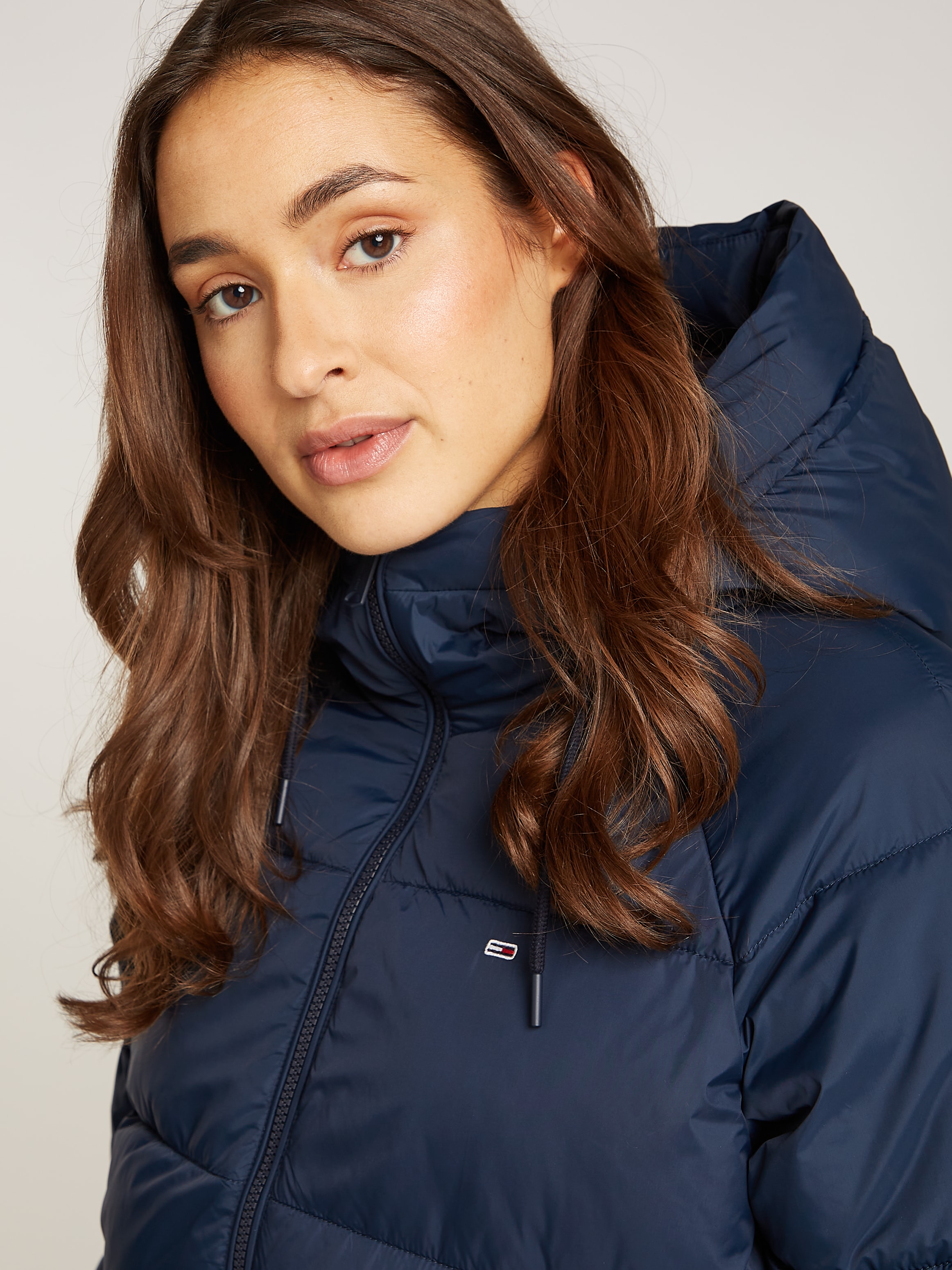 Tommy Jeans Steppjacke »TJW ASPEN PUFFER EXT«, mit Kapuze, mit Logostickerei