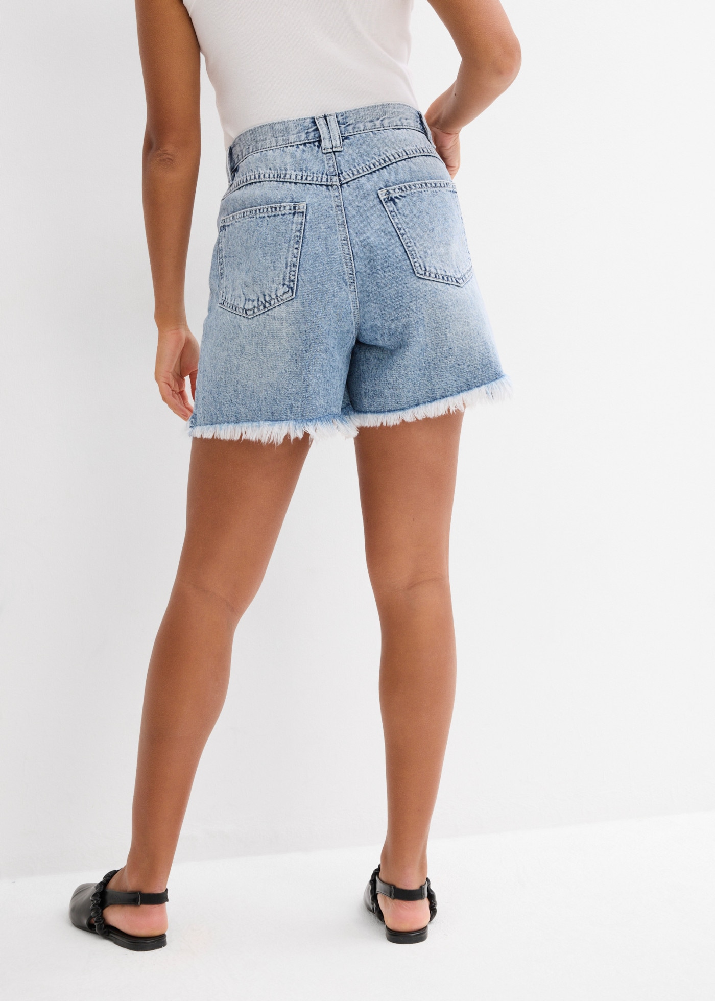 bonprix Shorts  aus Baumwolle, Loose Fit, hoher Bund, offener Saum, Casual Stil