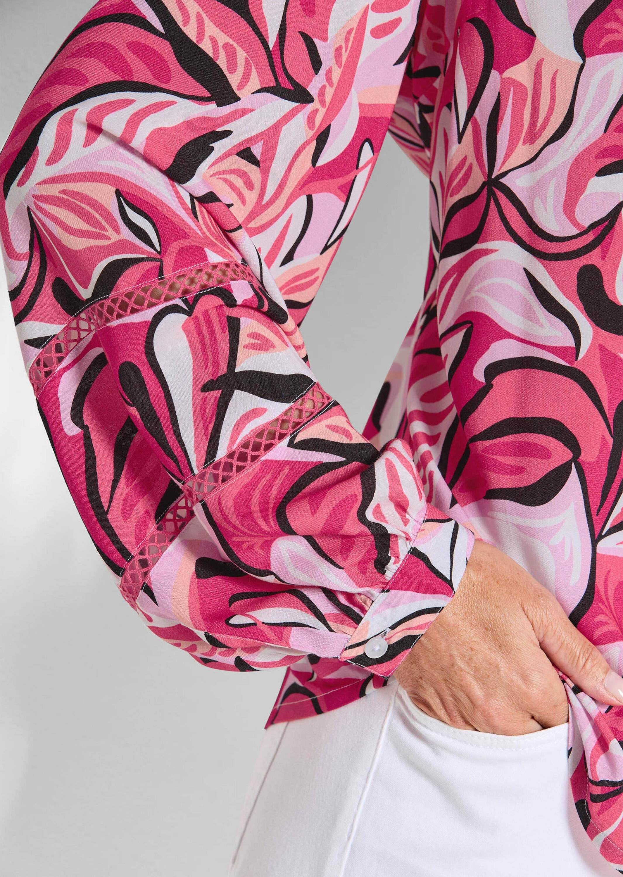 GOLDNER Kurzarmbluse »Viskosebluse mit floralem Muster« Spitzenbänchen im Ärmel