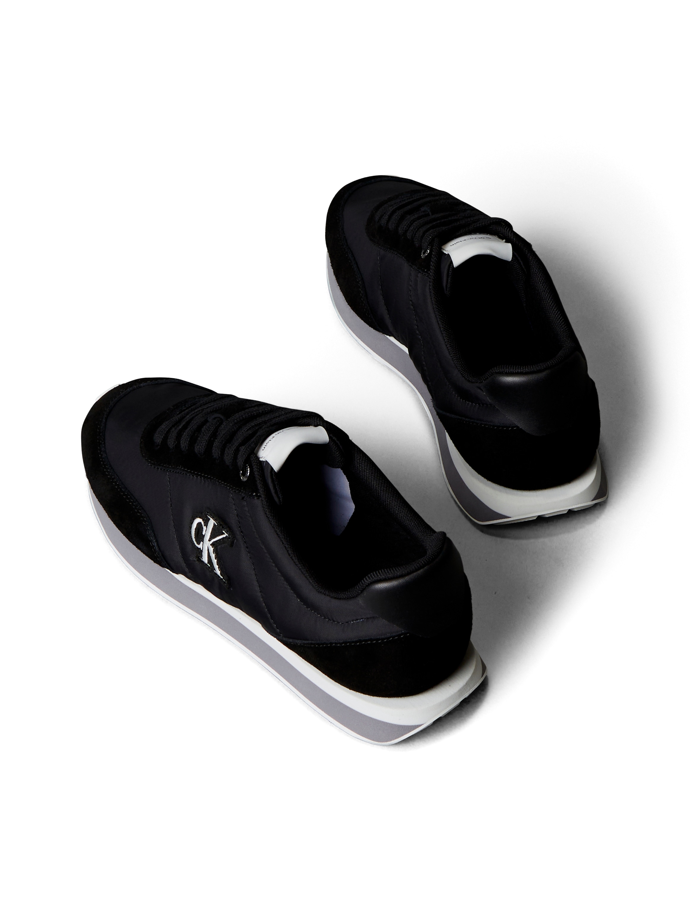 Calvin Klein Jeans Sneaker »RETRO RUNNER ESS MIX MAT«  Freizeitschuh, Halbschuh, Schnürschuh mit Logo-Emblem