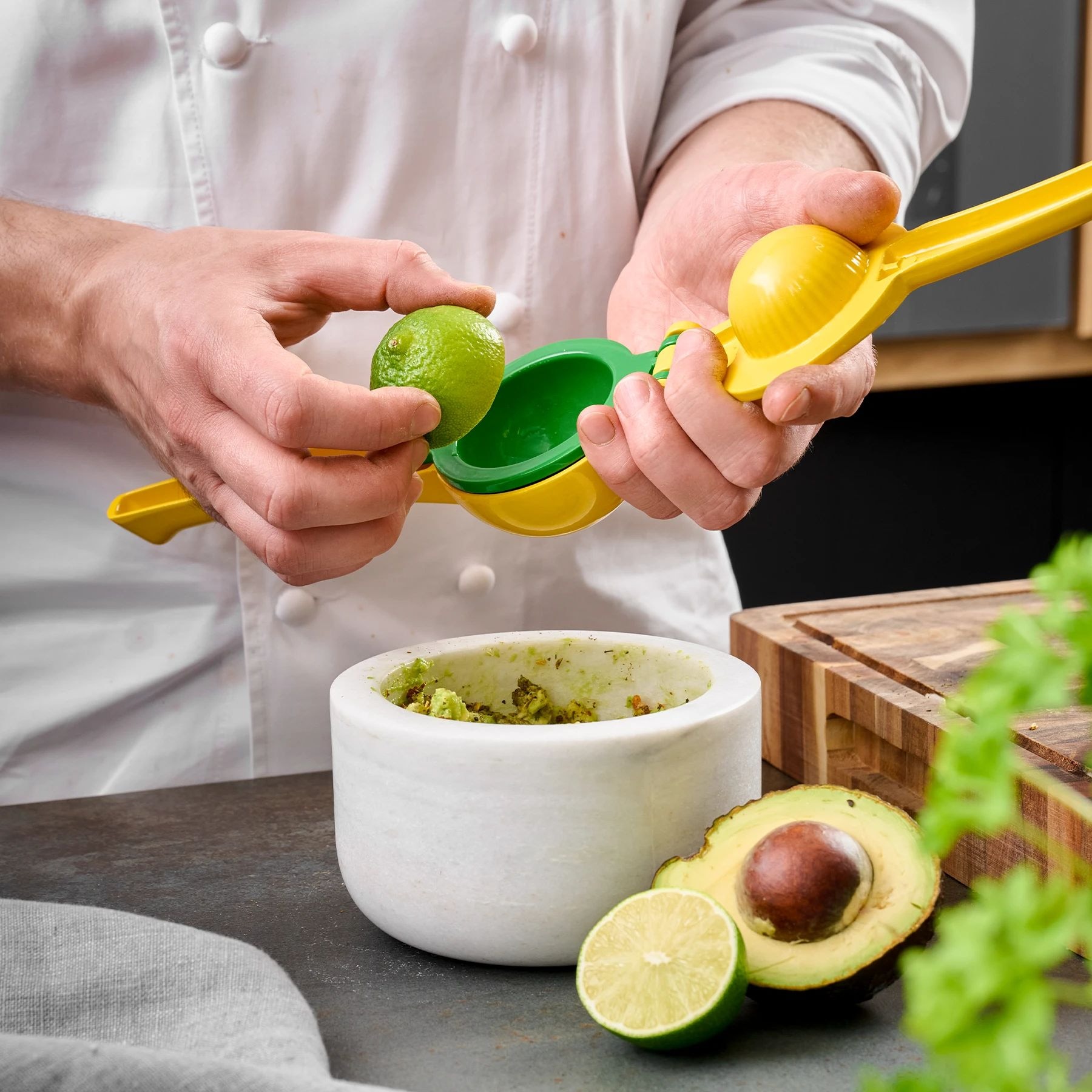 HENSSLERS 2in1 Zitruspresse »HENSSLERS Zitronenpresse 2in1« zum Verfeinern von Getränken und Gerichten, perfekt für Zitrusfrüchte