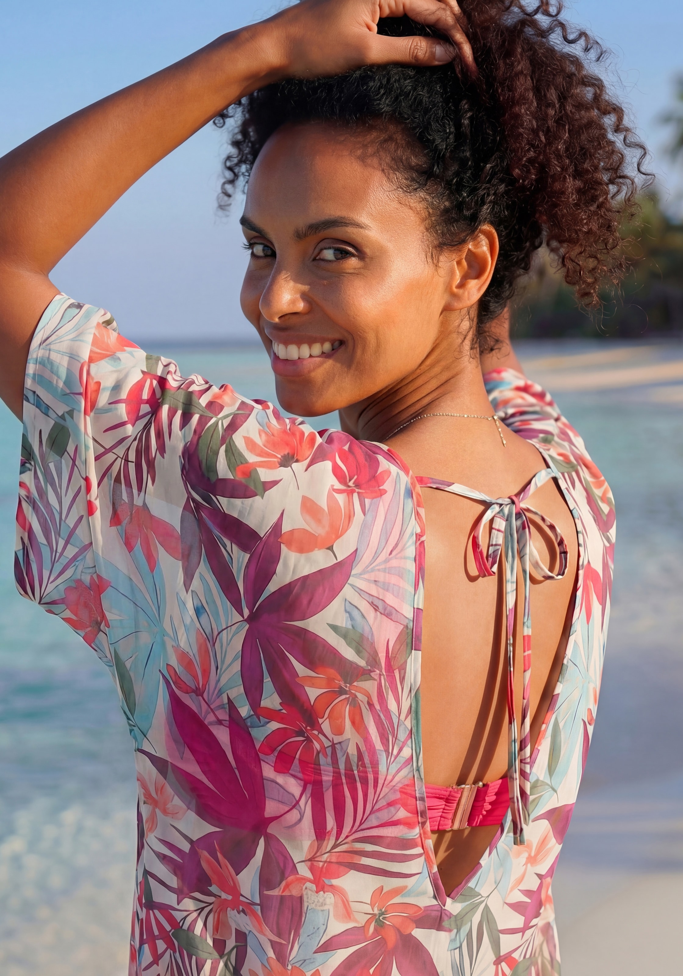 LASCANA Chiffontunika mit Alloverprint, leicht transparente Strandtunika