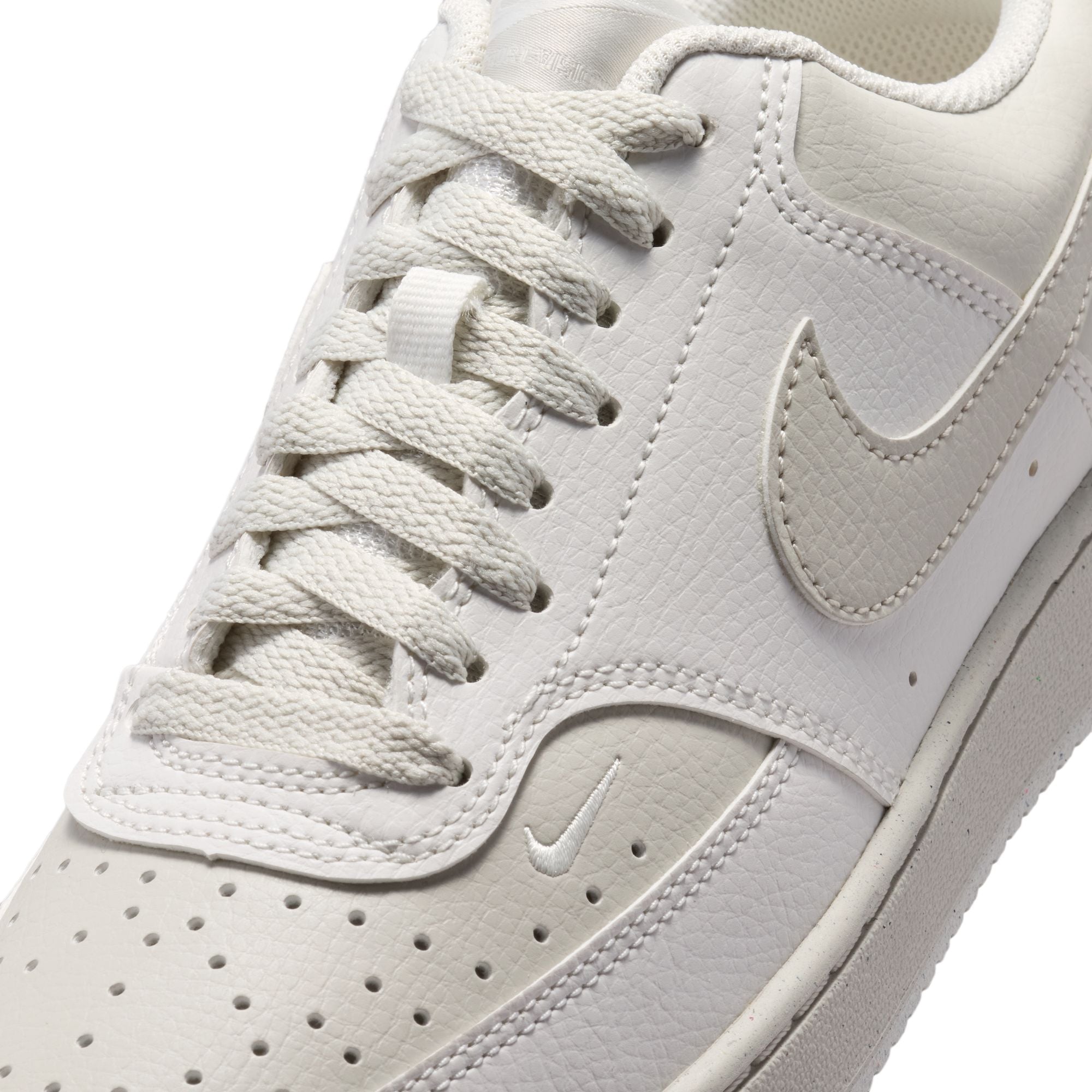 Nike Sportswear Sneaker »Court Vision Low Next Nature«  inspiriert vom Design des Nike Air Force