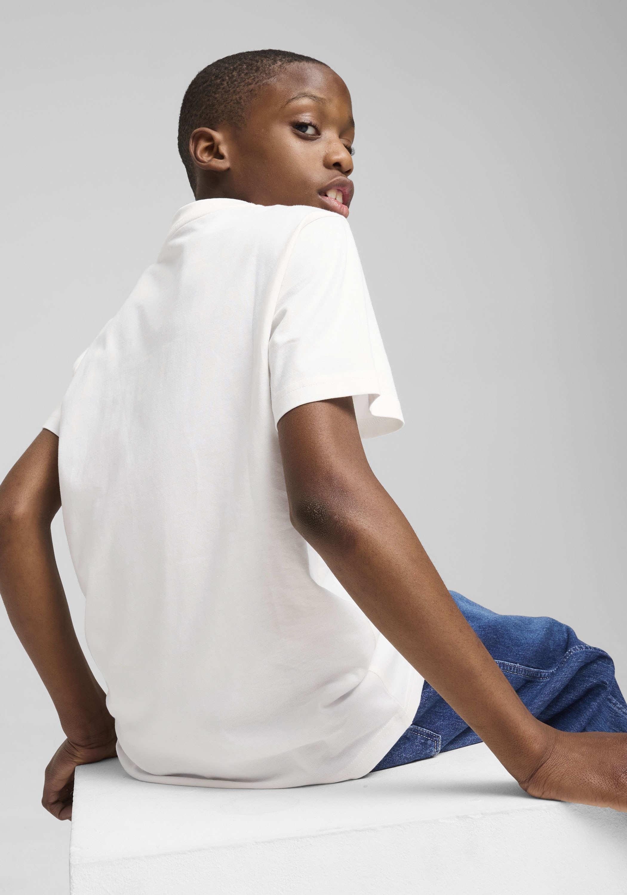 PUMA T-Shirt »ESS 2 COLOR NO.1 LOGO TEE B« normaler Schnitt, Kurzarm, für sportliche Aktivitäten