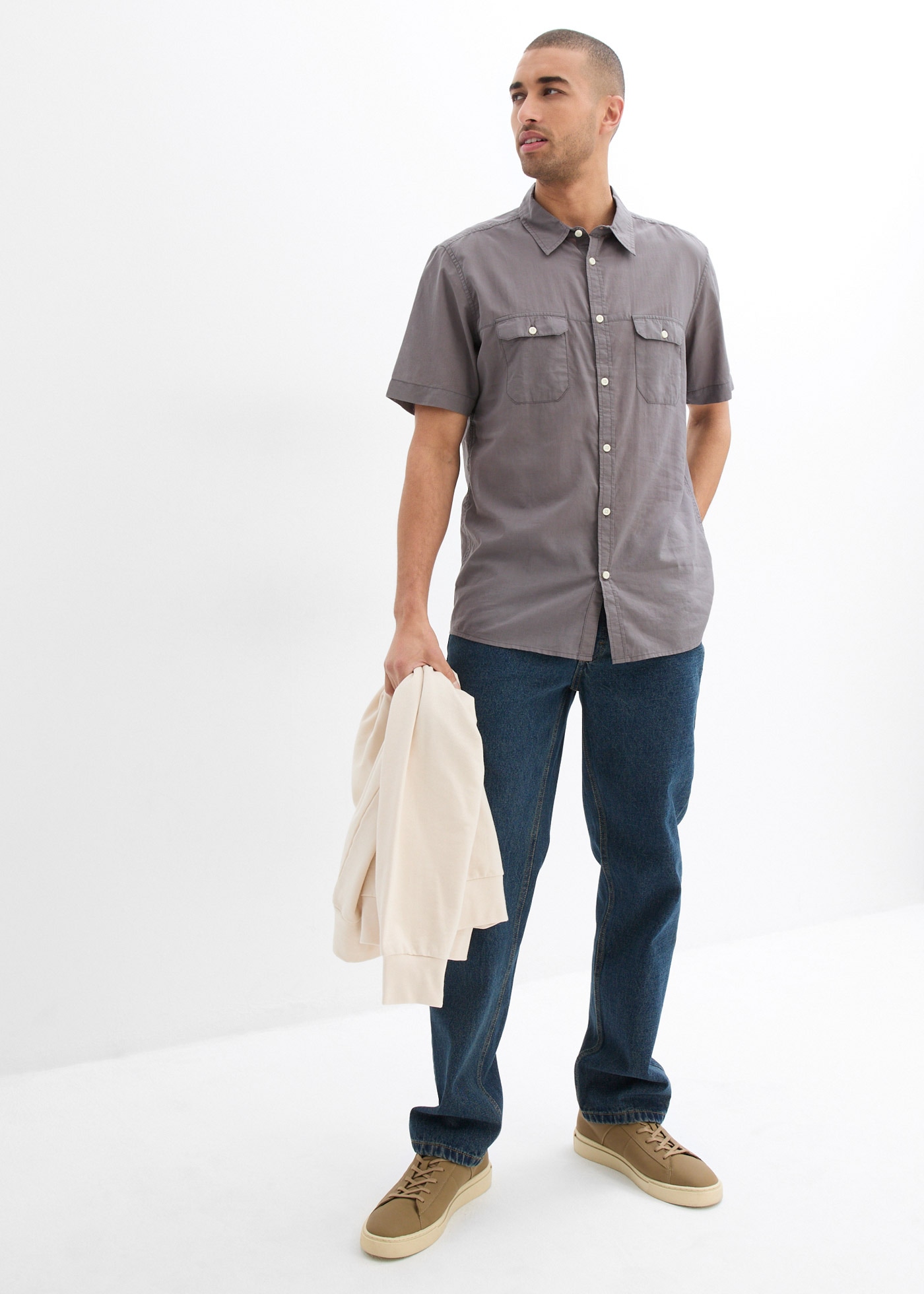 bonprix Kurzarmhemd »Kurzarmhemd aus reiner Baumwolle« Regular Fit, aus Baumwolle, mit Brusttaschen, Kentkragen