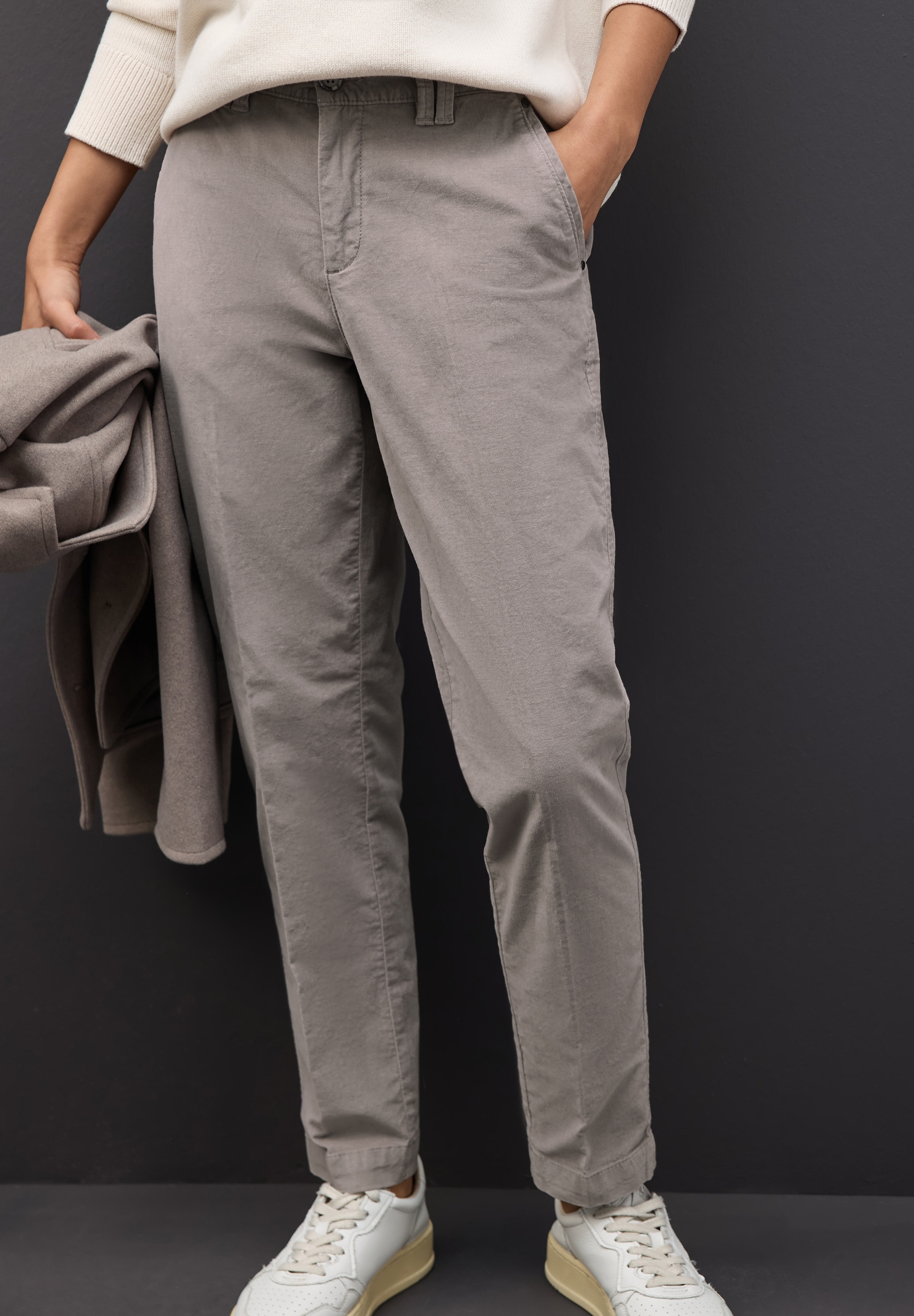 STREET ONE Chinohose »Velvet«, mit Taschen