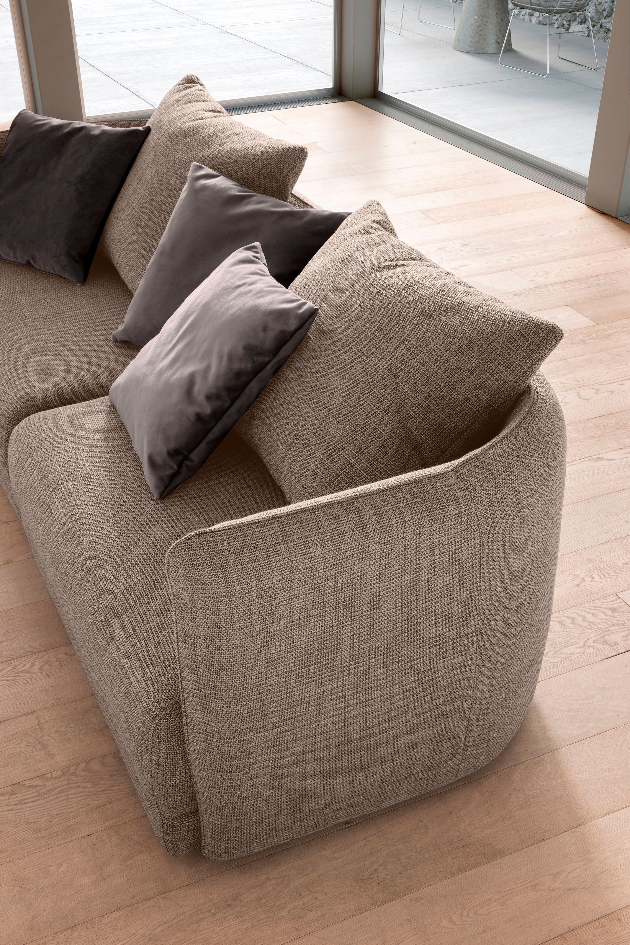 designwerk Big-Sofa »New York, anmutendes Designsofa« mit schmaler Arm- & Rückenlehne