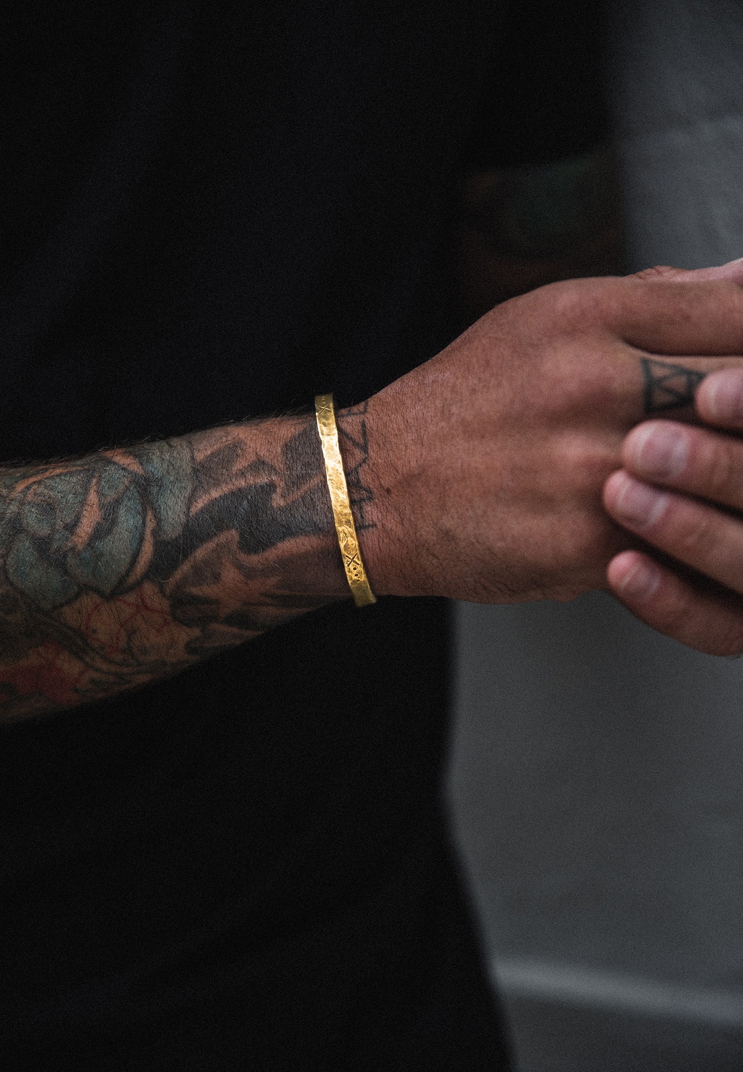 HAZE & GLORY Armreif »Armband Armreif - Salvation gehämmert 925 Silber«