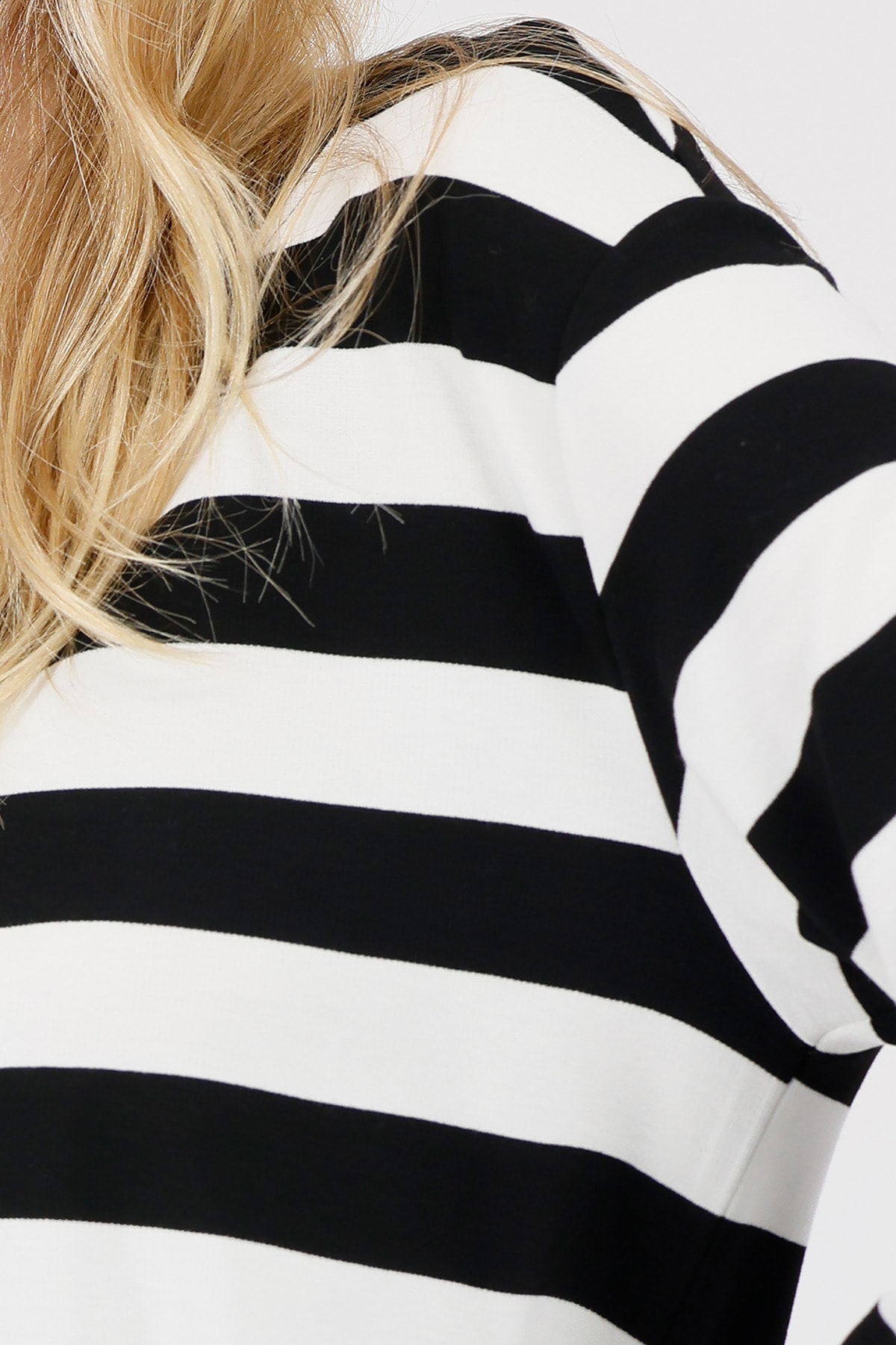 Monari Sweatshirt »Sweatshirt Ringel«, Mit Rundhalsausschnitt mit Schmuckdetails