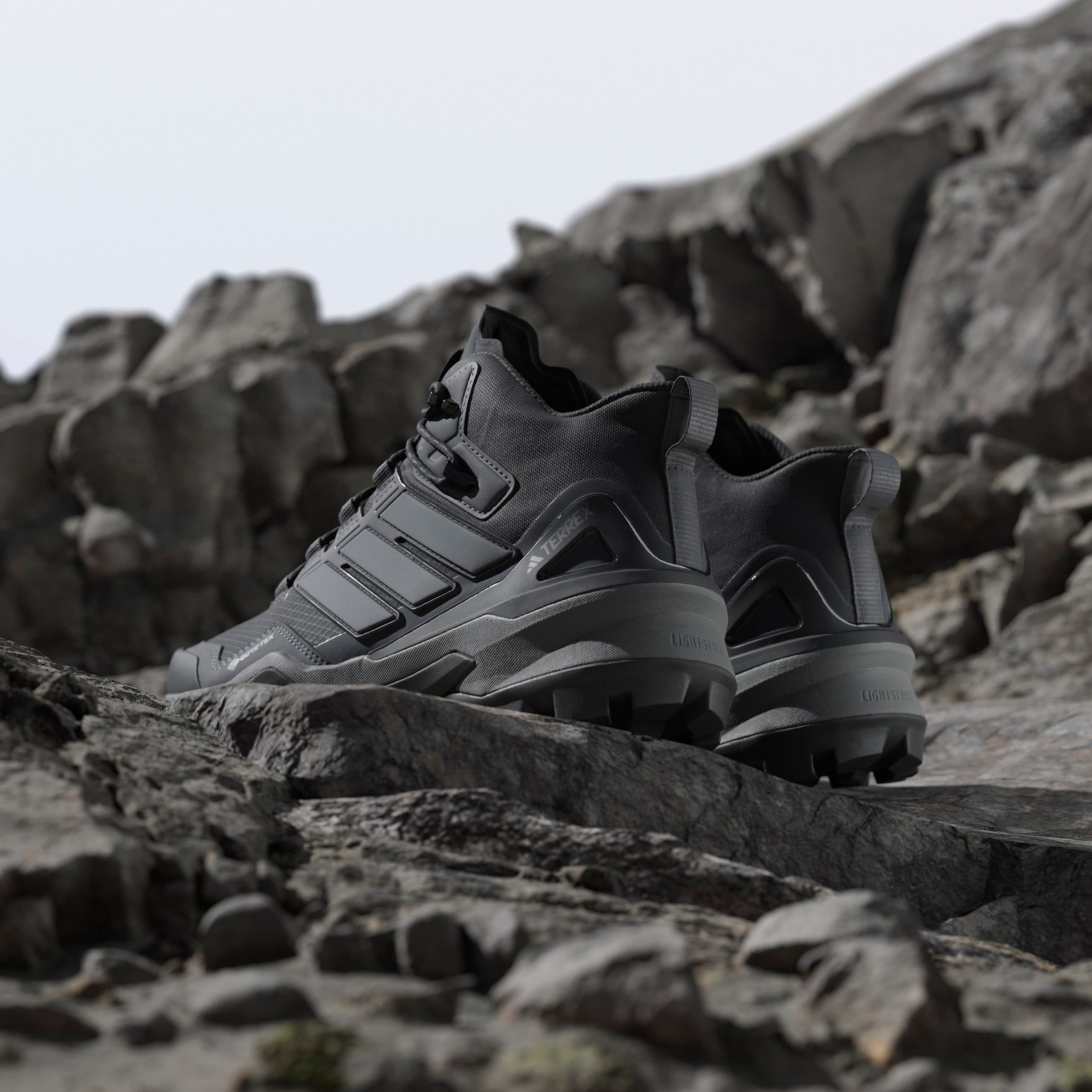 adidas TERREX Wanderschuh »TERREX SKYCHASER MID GORE-TEX«, wasserdicht