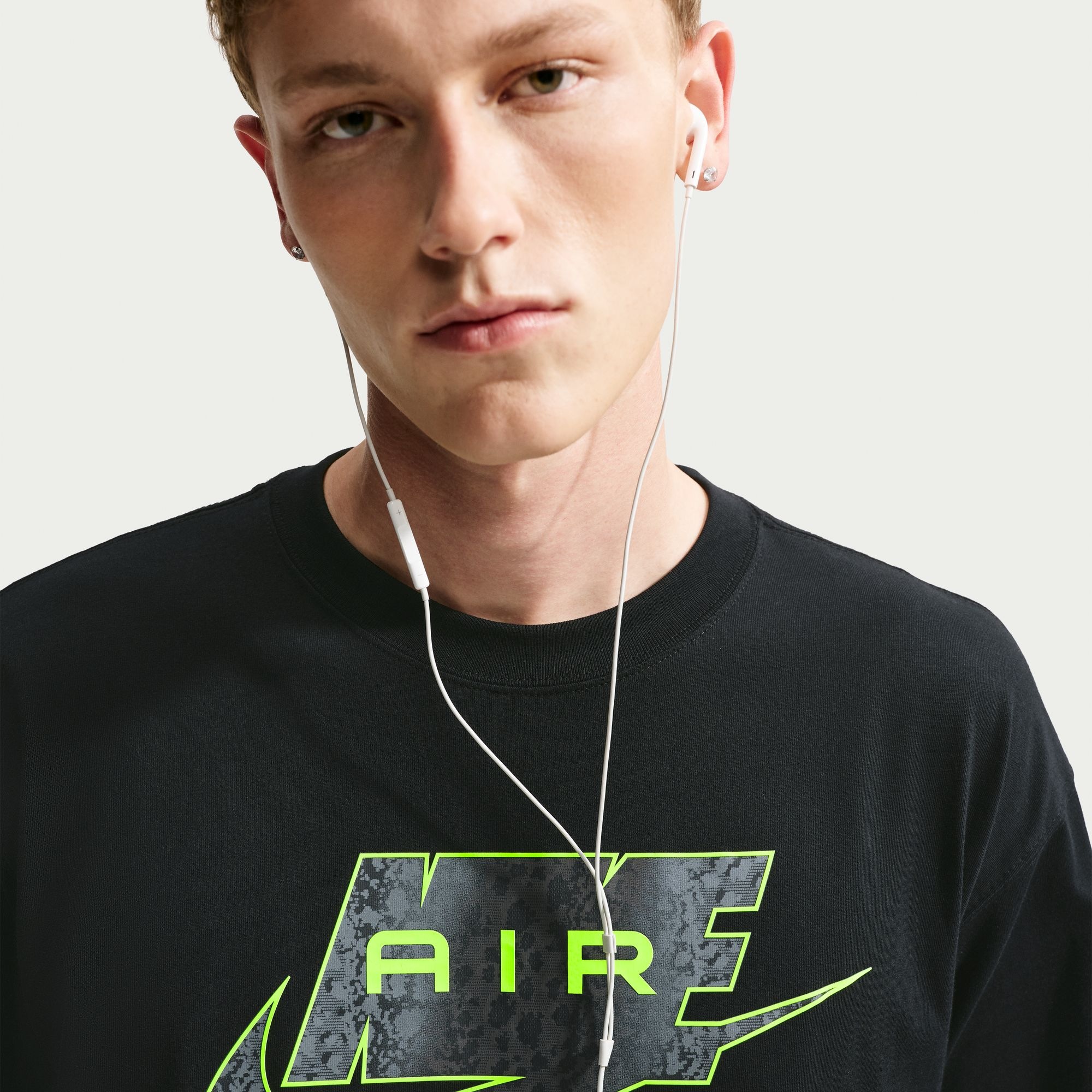 Nike Sportswear T-Shirt »Nike Sportswear Men's T-Shirt« für Sportmode und Streetwear, T-Shirt-Schnitt, aus Baumwolle
