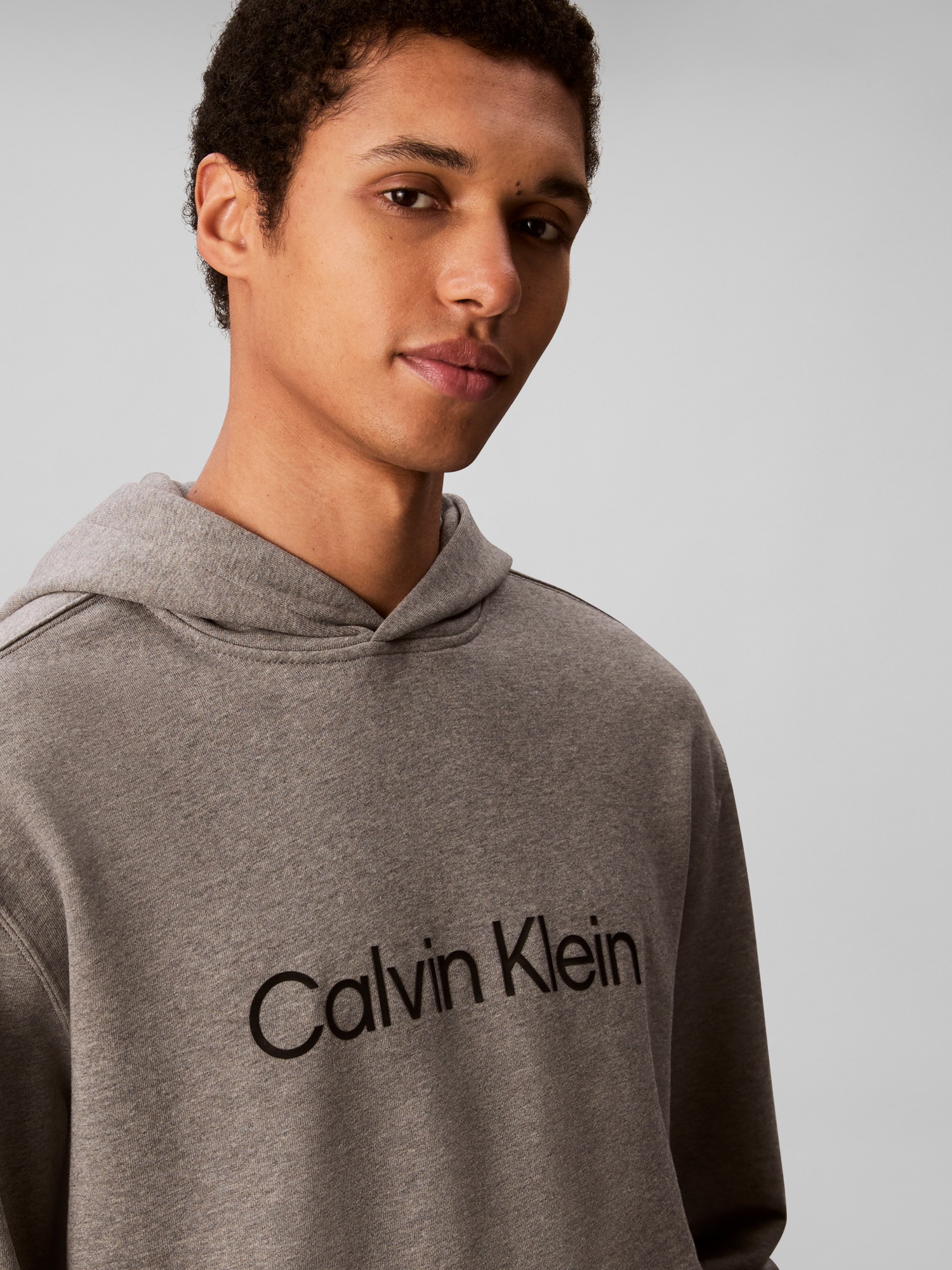 Calvin Klein Kapuzensweatshirt »LS EU STANDARD LOGO 350TERRY PO«, Mit Rundhalsausschnitt, regular fit