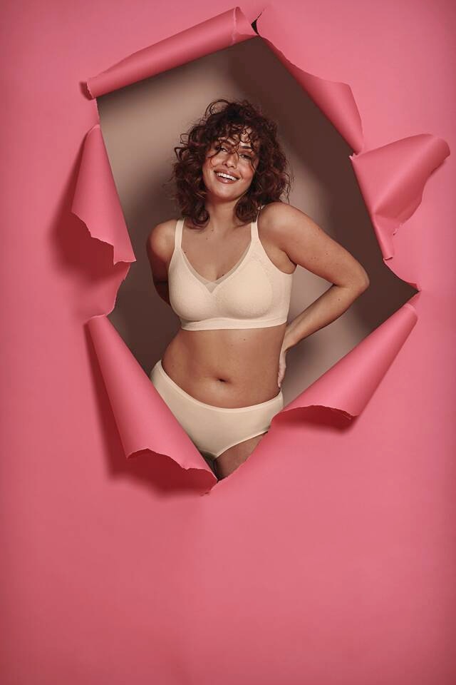 Anita since 1886 Bralette Verstellbare Träger, sportlich leichter Mesh Abschluss im Dekolleté.