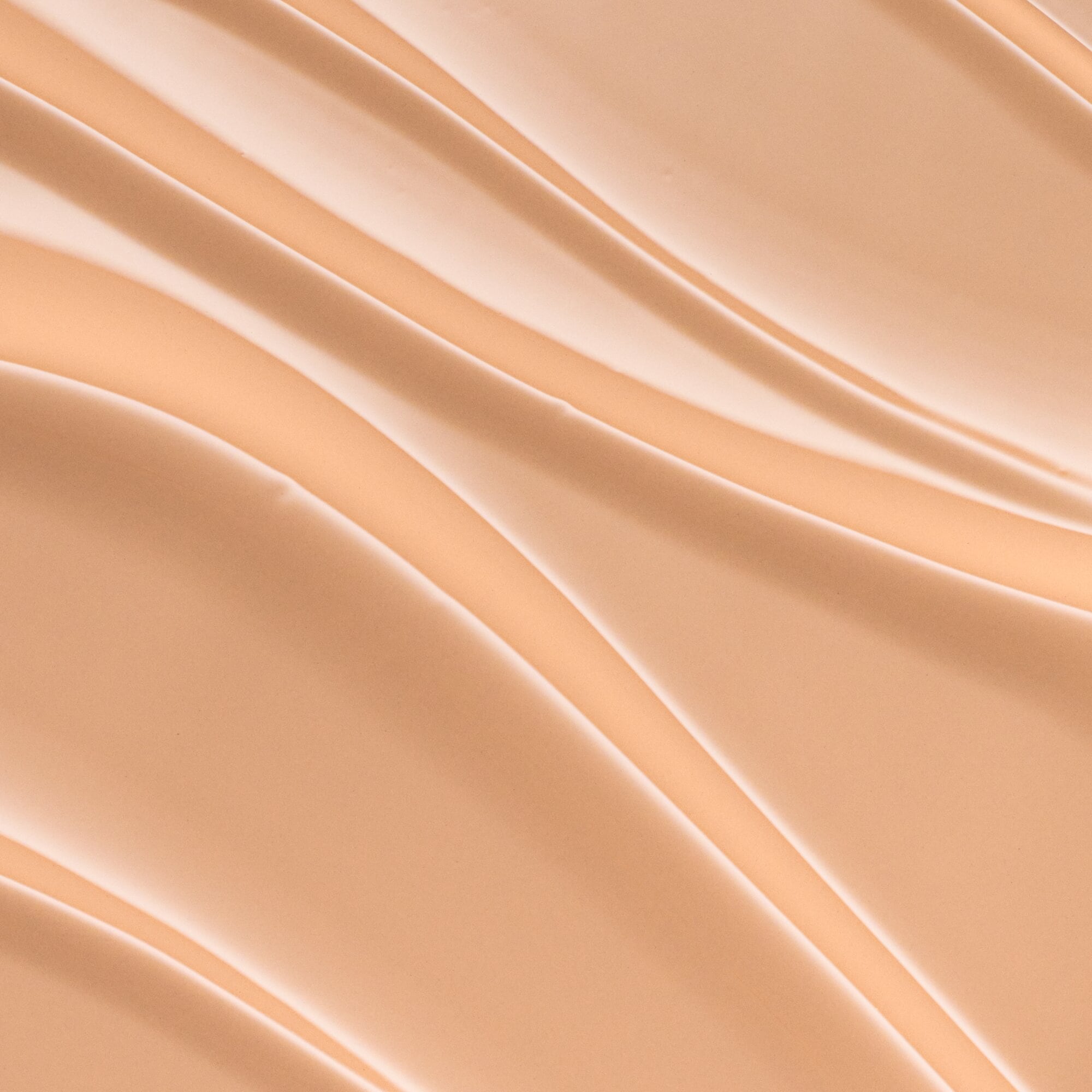 Essence Foundation »BRIGHTEN UP! cushion foundation« Langanhaltend, wasserfest, mittlere Deckkraft