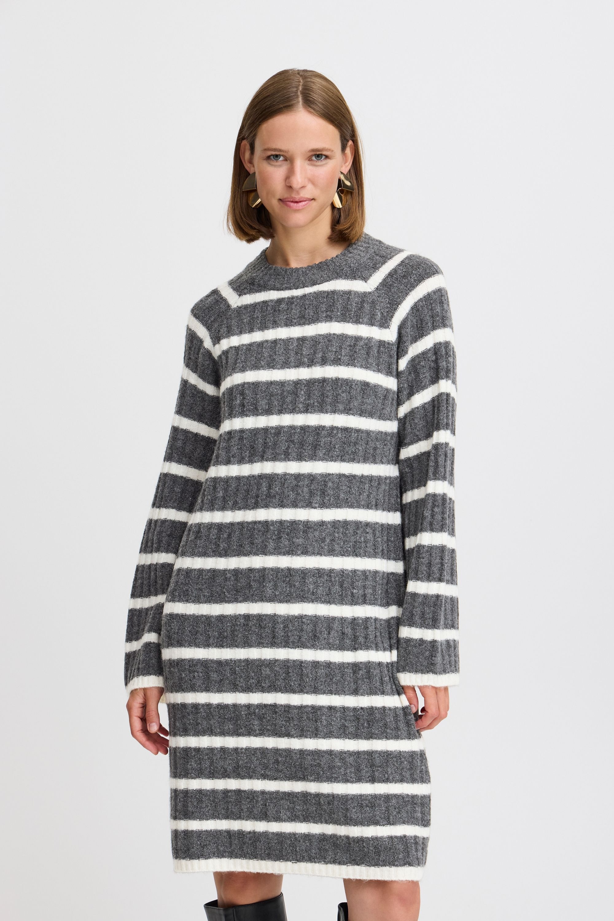 b.young Strickkleid »Strickkleid BYMARIANNE SHORT DRESS -«