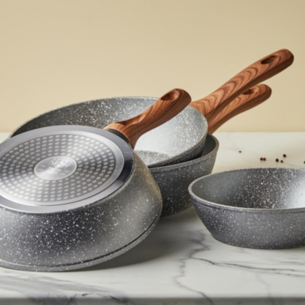 RESTO Kitchenware Bratpfanne »Aquila, tiefe Schmorpfanne langlebig und spülmaschinenfest«, Aluminium, (1 tlg.), mit ergonomischem weichem Griff in Holzoptik