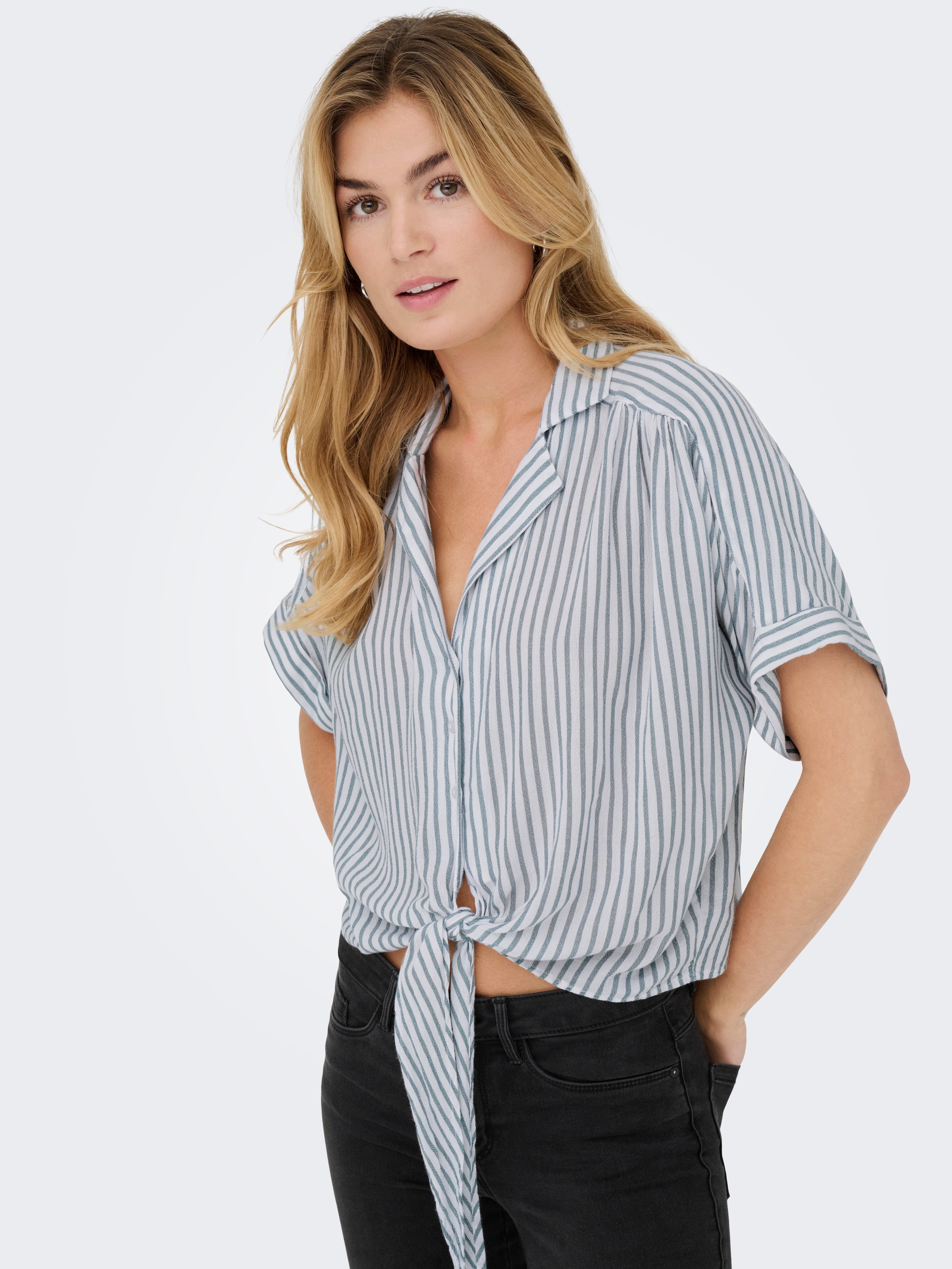 ONLY Kurzarmbluse »ONLPAULA LIFE S/S TIE SHIRT WVN NOOS« Viskose, regular fit