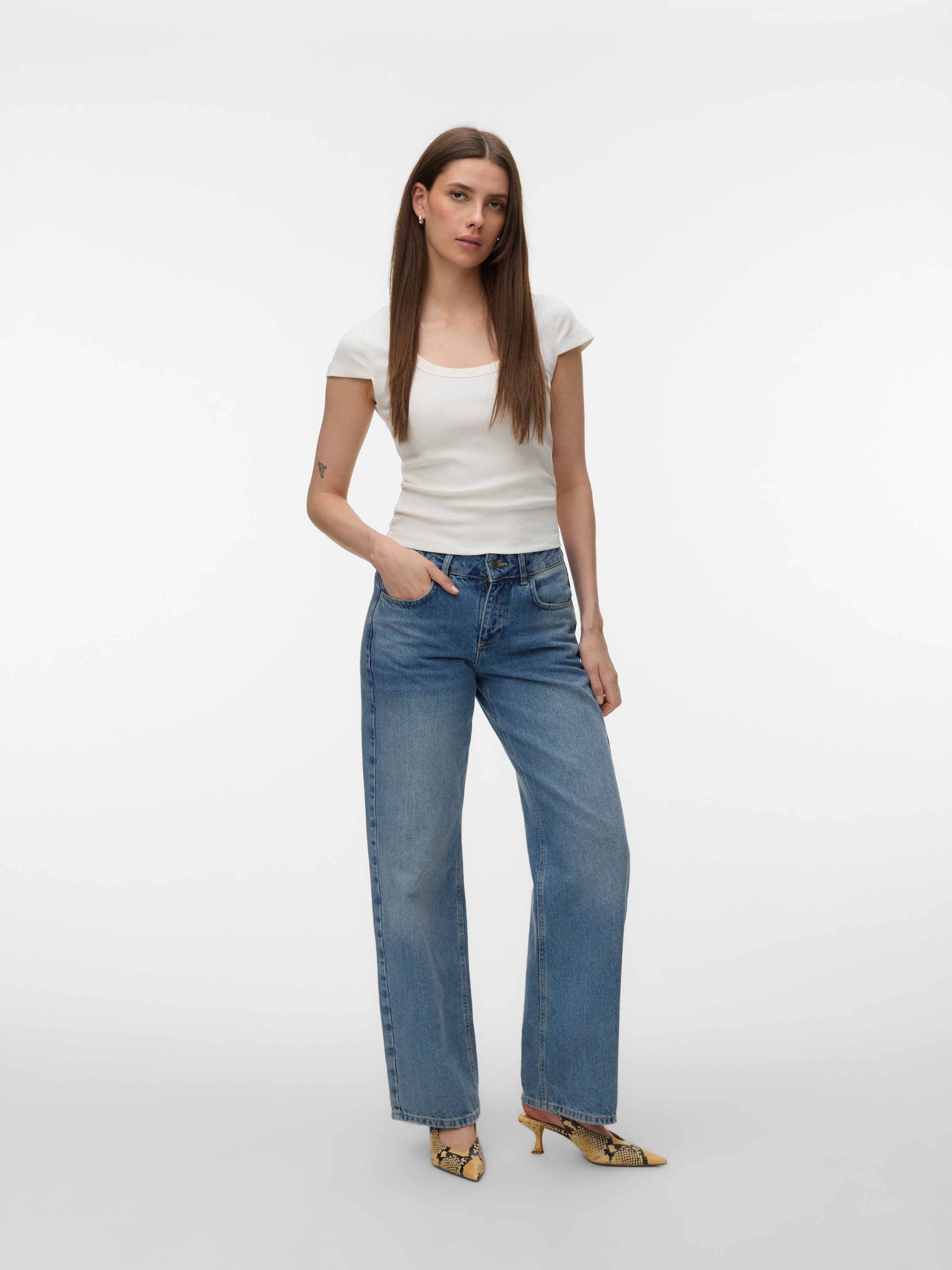 Vero Moda Kurzarmshirt »VMCHLOE CS SHORT U-NECK NOOS« Baumwollmischung