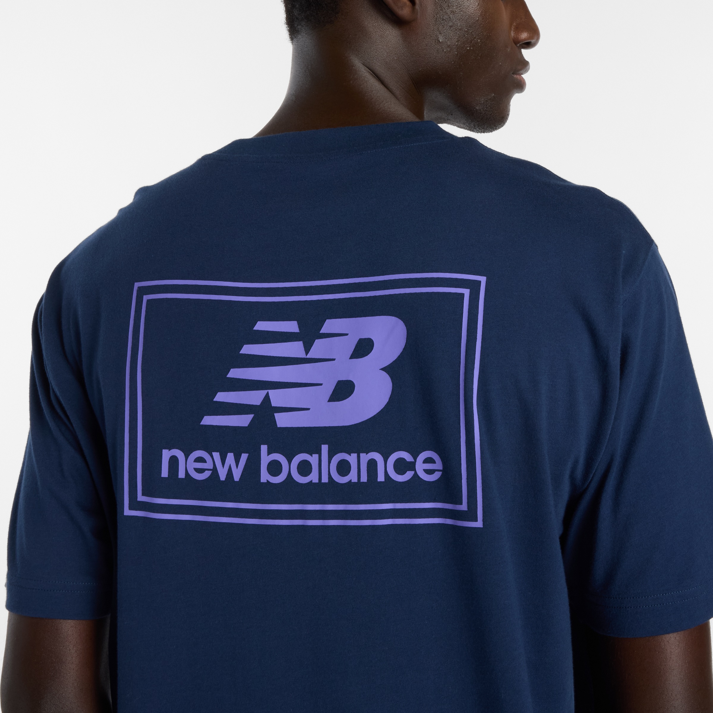 New Balance T-Shirt »WOVEN LABEL T-SHIRT« für sportliche Aktivitäten und Freizeit, sportlicher Stil