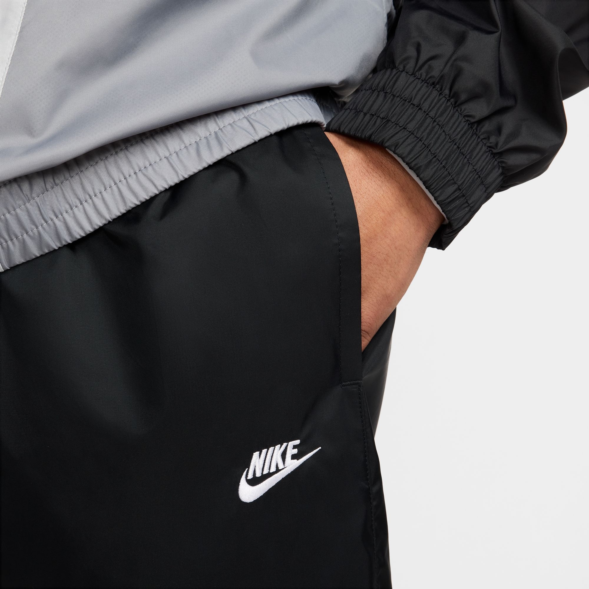 Nike Sportswear Trainingsanzug »M NK CLUB WVN TRK SUIT« 2-teiliges Set, aus gewebtem Taftmaterial