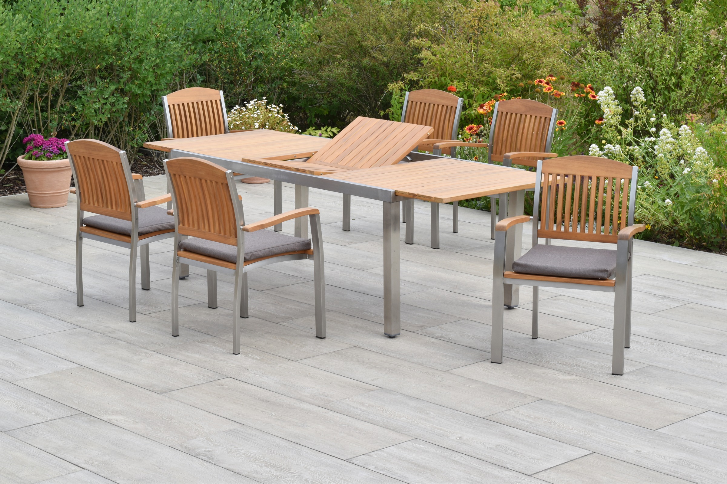 MERXX Garten-Essgruppe »»Keros««, (Set, 7 tlg., Geöltes Akazienholz, Edelstahlgestell Inkl. Auflagen), Ausziehtisch: LxB: 180-240 x 100 cm