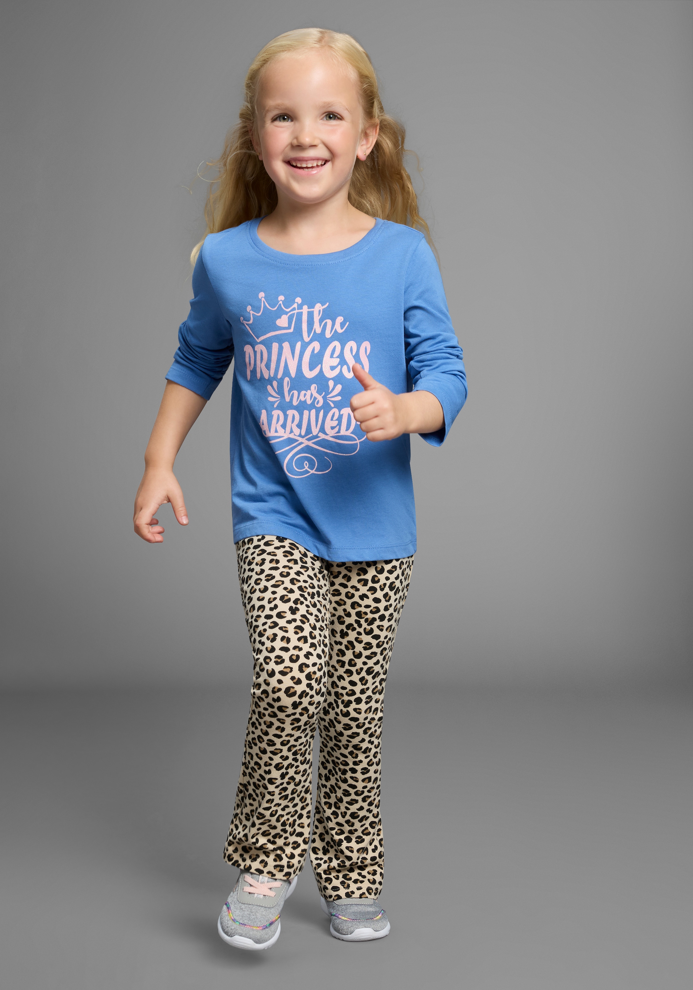 KIDSWORLD Langarmshirt »mit Glitzerprint: PRINCESS HAS ARRIVED«, Sprücheshirt, Glitzershirt für kleine Prinzessinnen