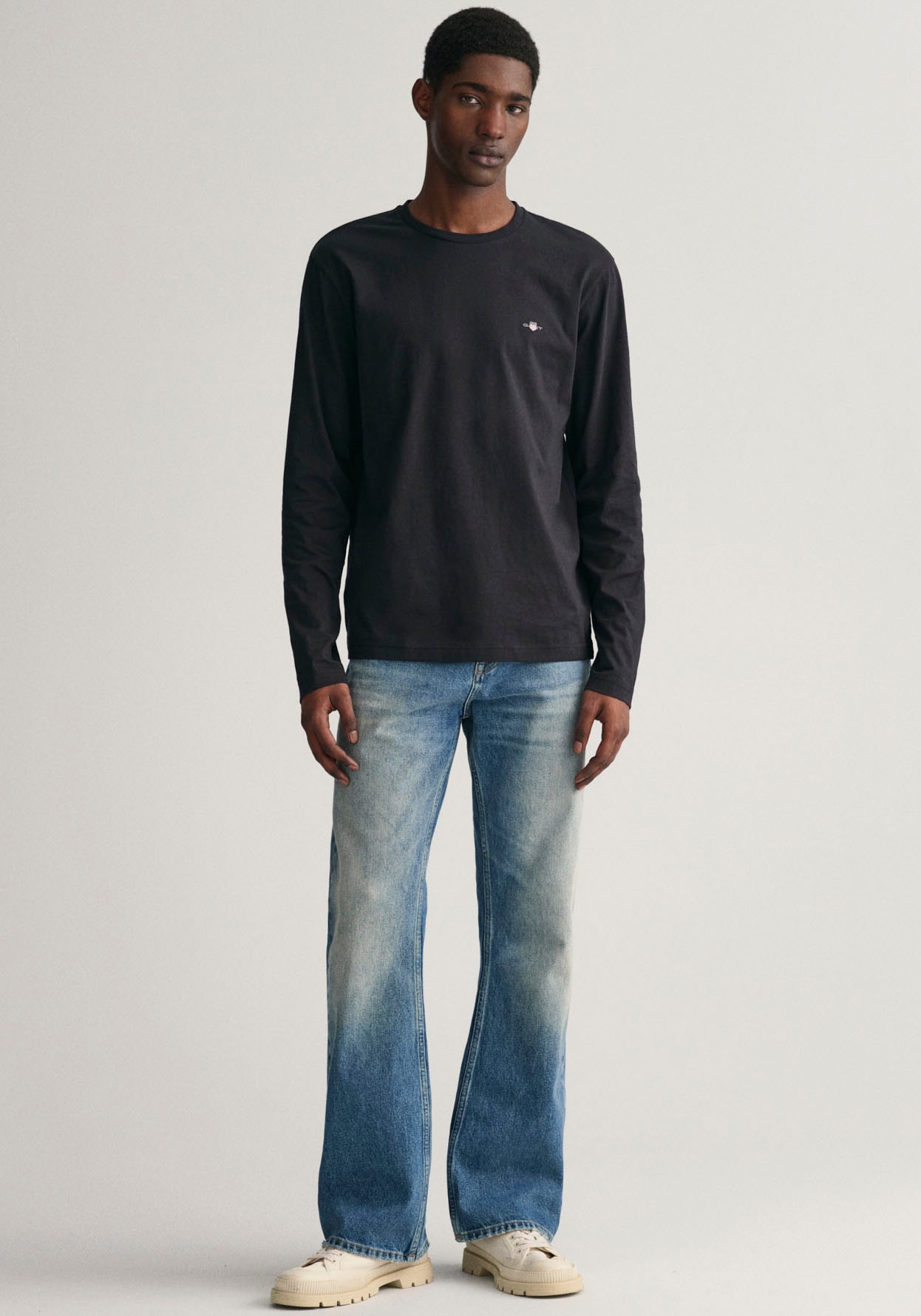 Gant Langarmshirt »REG SHIELD LS T-SHIRT«, mit Logostickerei auf der Brust