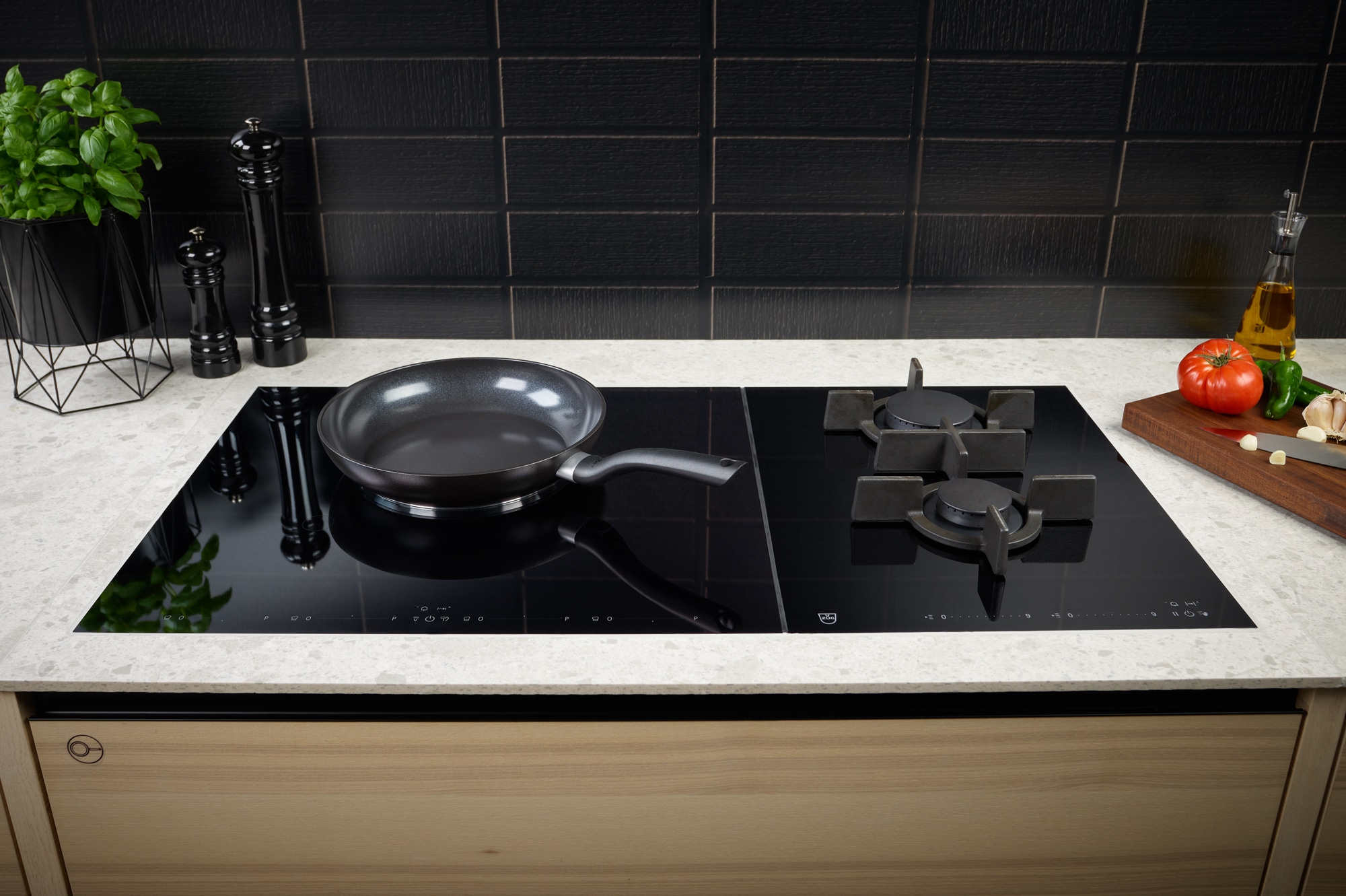 Fissler Bratpfanne »Pfanne Essential« Aluminium 1 Stk. tlg. Made in Germany, HERGESTELLT OHNE PFAS/PTFE, KERAMIK-BESCHICHTET