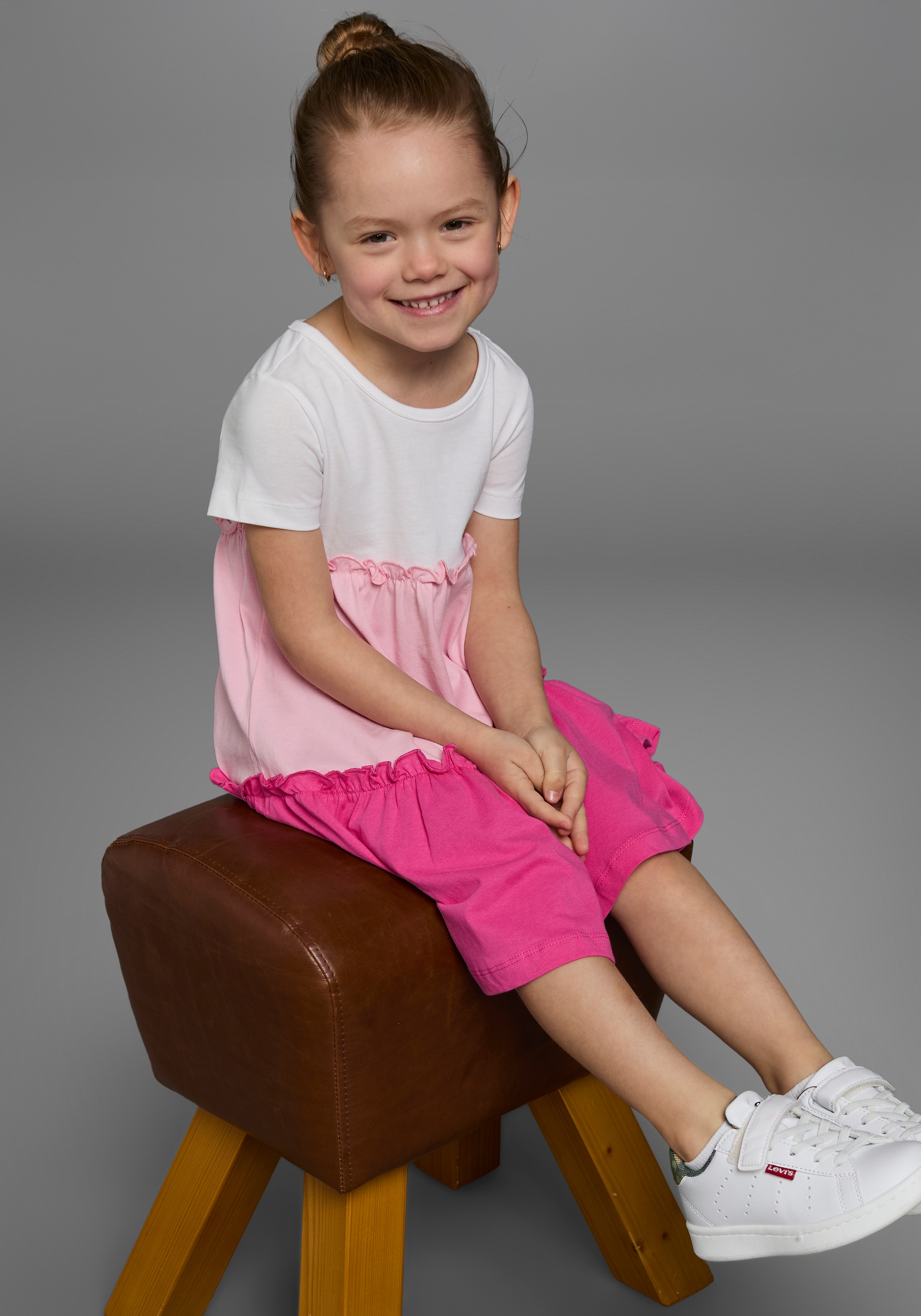 KIDSWORLD Jerseykleid »- Volantkleid für kleine Mädchen«, festliche Anlässe, kniefreie Länge, verspielter Stil